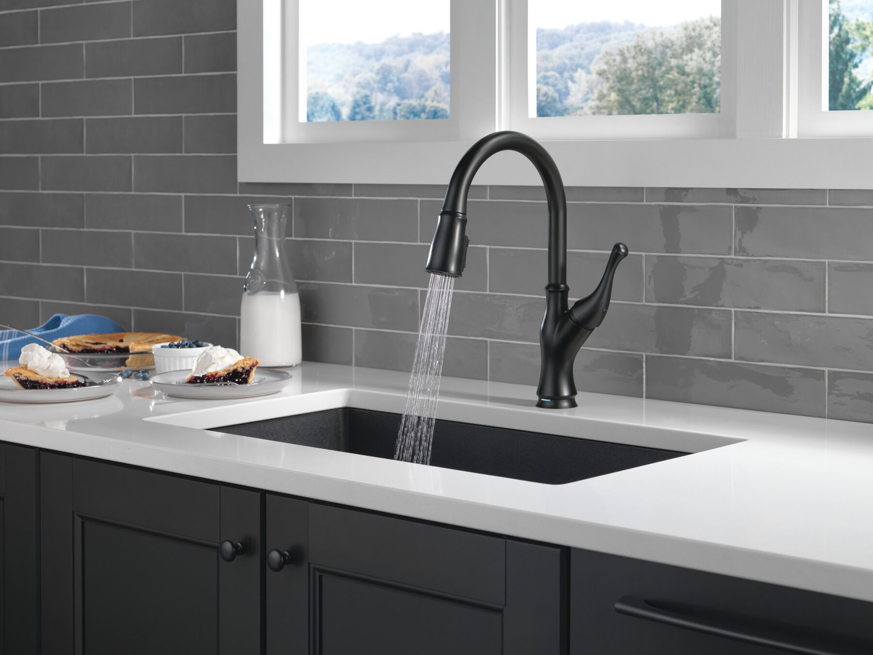 Single-Handle Pull-Down Kitchen Faucet with Touch<sub>2</sub>O&reg; Technology Technology