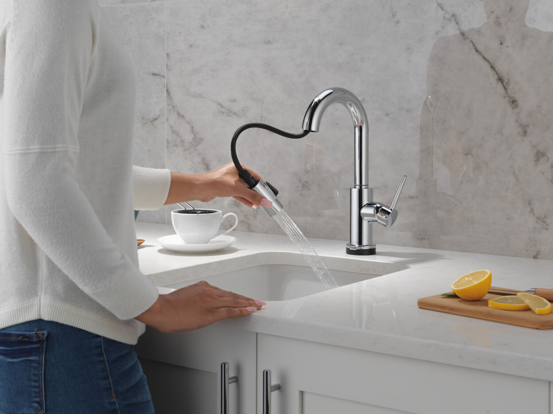 Single Handle Pull-Down Bar / Prep Faucet with Touch<sub>2</sub>O® Technology, image 5