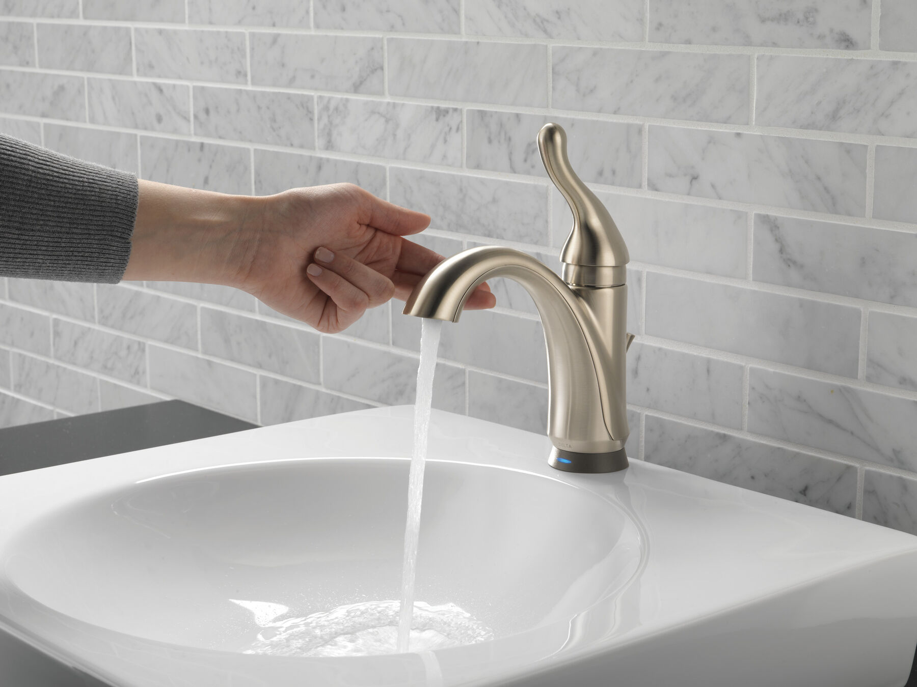 Single Handle Bathroom Faucet with Touch<sub>2</sub>O® Technology, image 4
