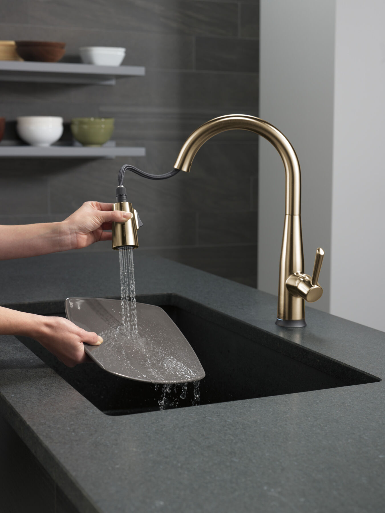 Single Handle Touch2O Pull-Down Kitchen Faucet (Recertified)