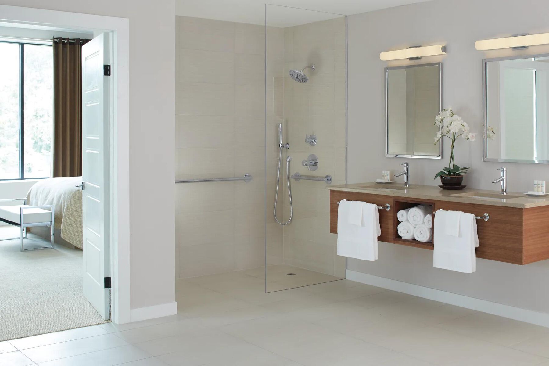 18" Towel Bar