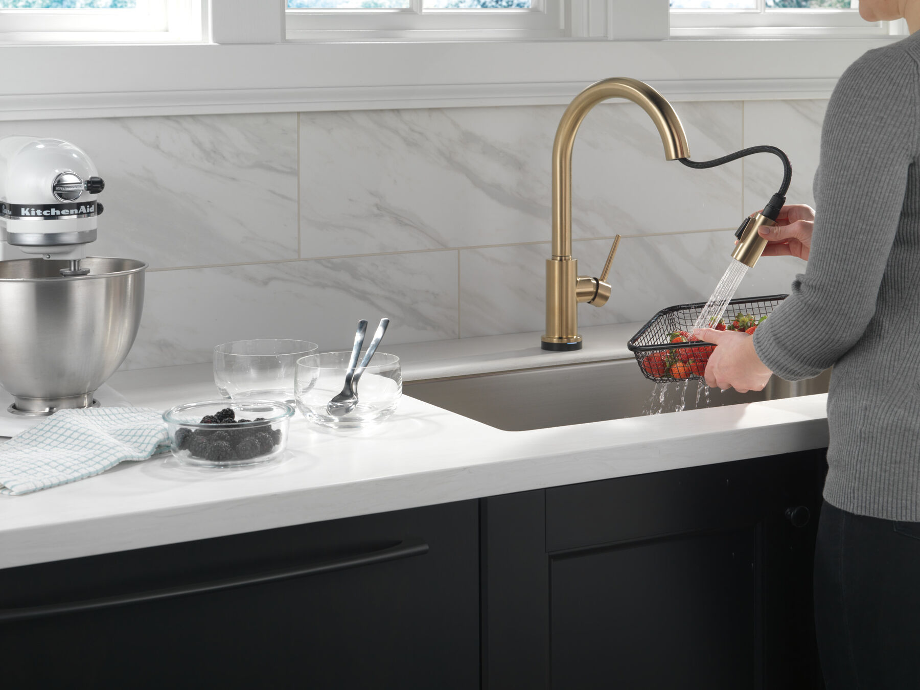 Single Handle Pull-Down Kitchen Faucet with Touch<sub>2</sub>O® Technology (Recertified), image 3