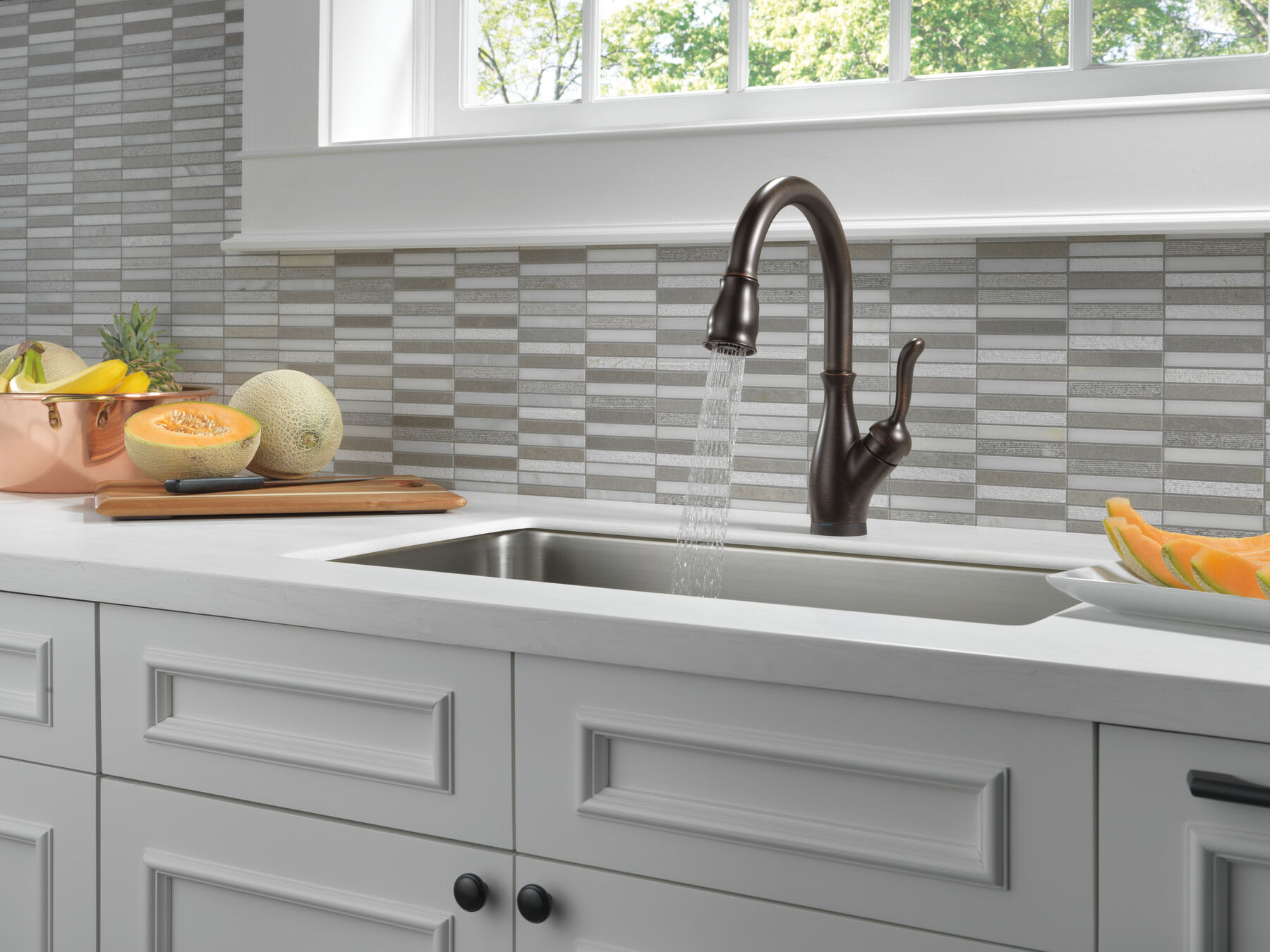 Single Handle Pull-Down Kitchen Faucet with Touch<sub>2</sub>O® and ShieldSpray® Technologies, image 10