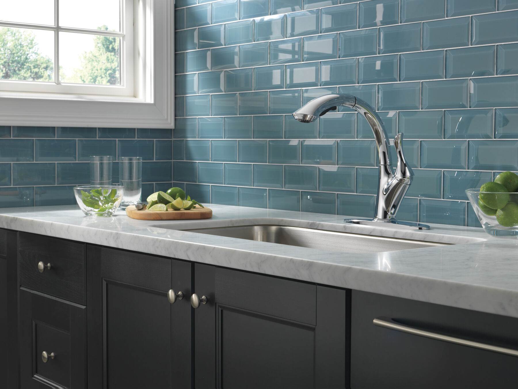 Single Handle Pull-Out Kitchen Faucet, image 3
