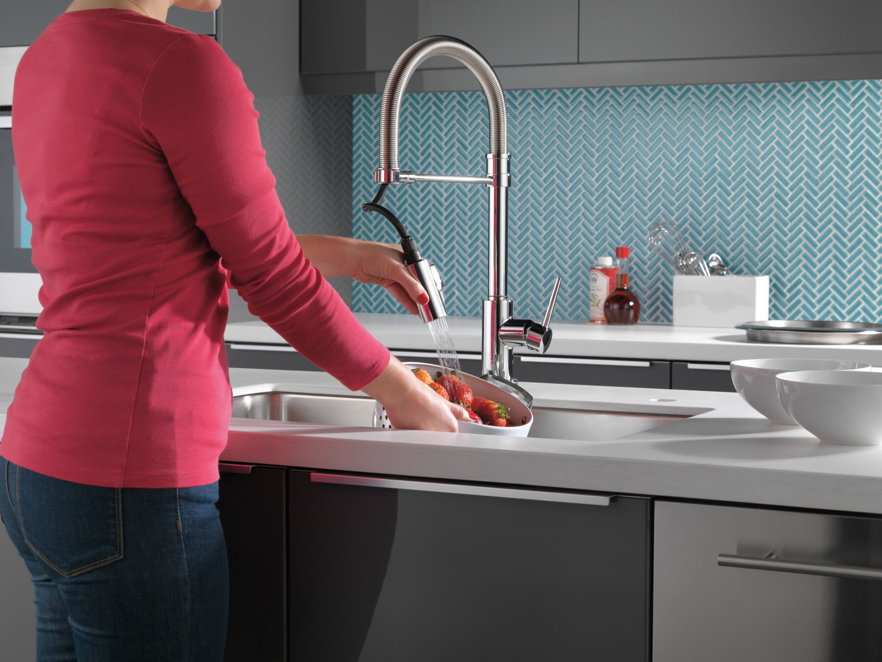 Single-Handle Pull-Down Spring Kitchen Faucet with Touch<sub>2</sub>O® Technology (Recertified), image 3