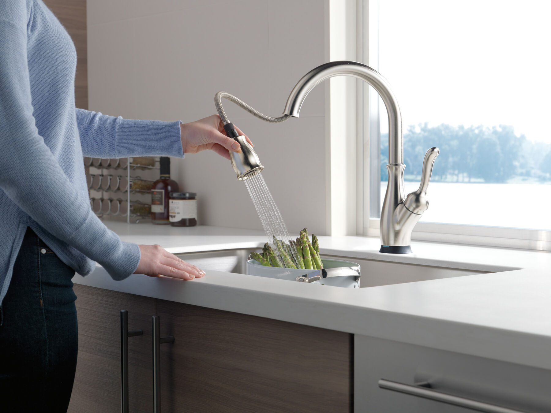 VoiceIQ® Single Handle Pull-Down Faucet with Touch<sub>2</sub>O® Technology, image 4