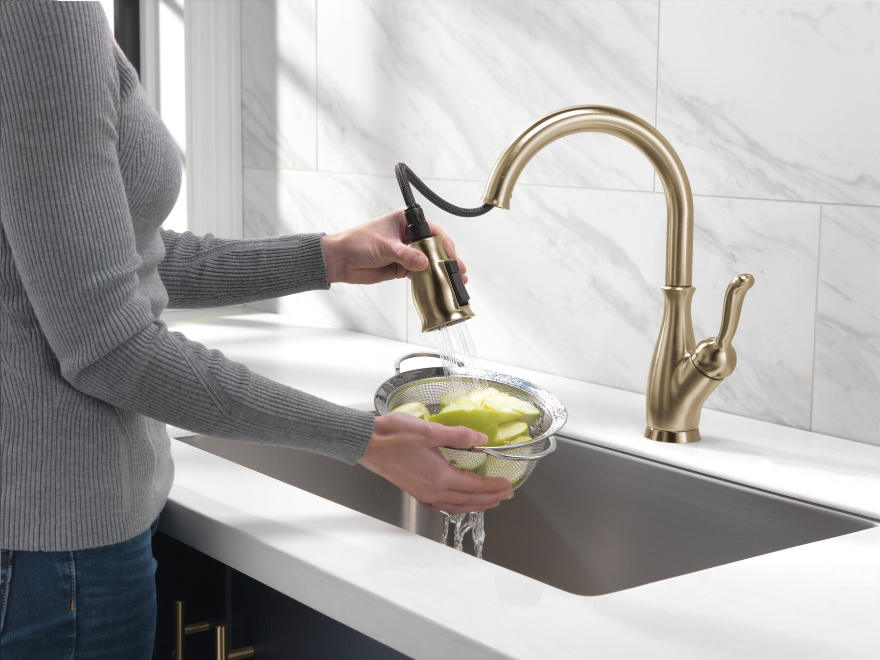 Single Handle Pull-Down Kitchen Faucet with ShieldSpray® Technology, image 4