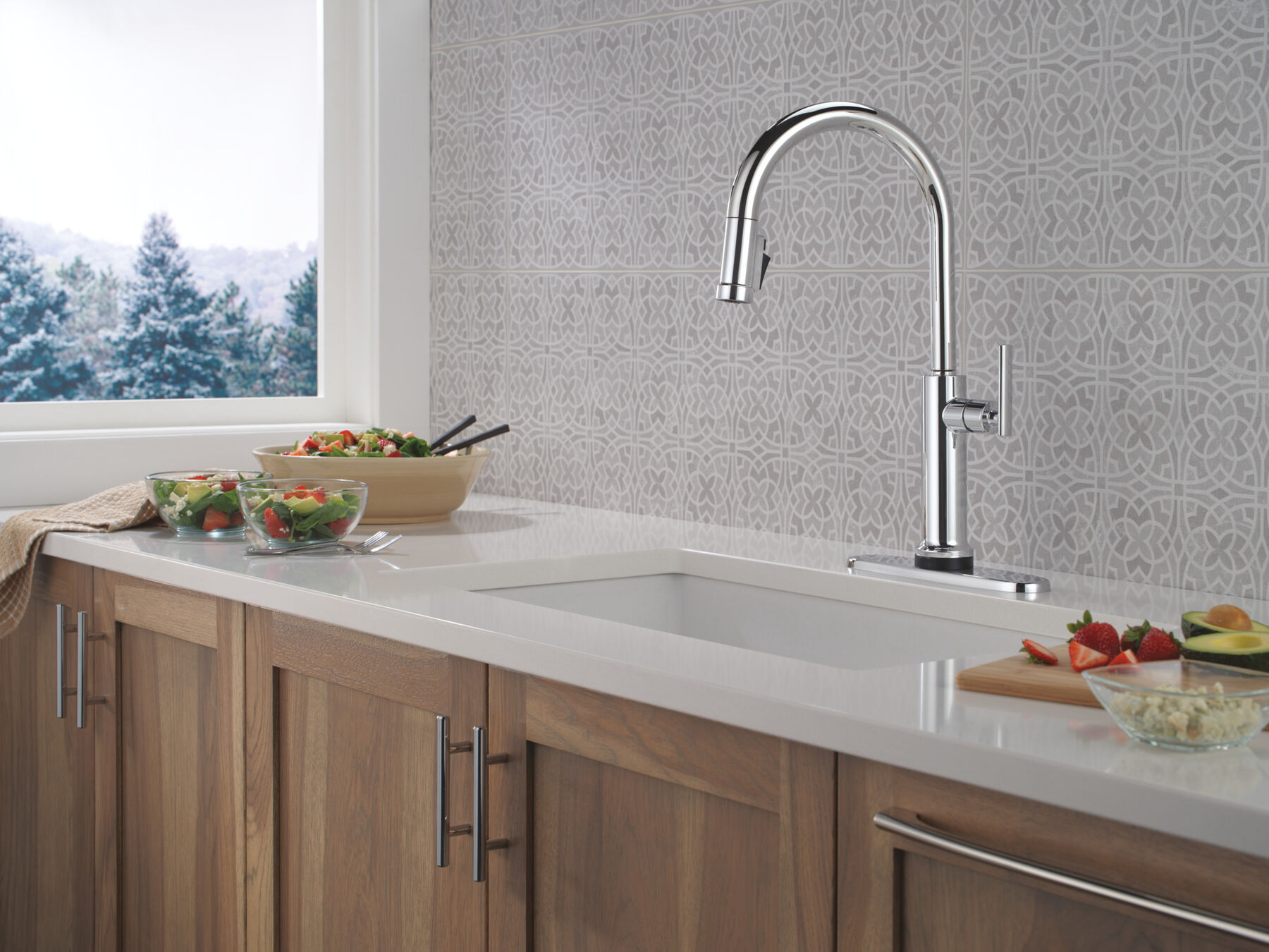 Touch2O&reg; Technology Kitchen Faucet with Touchless Technology