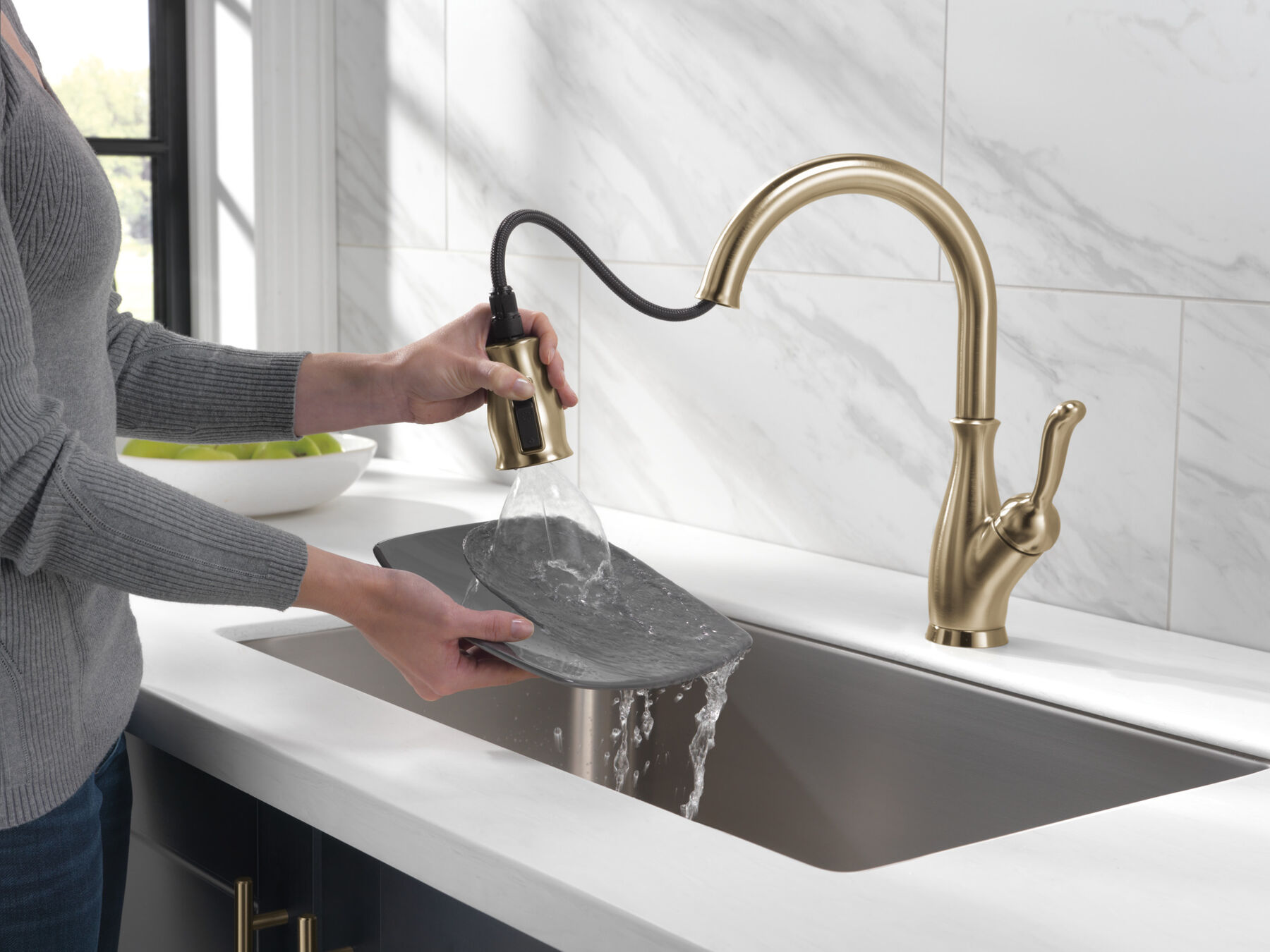 Single Handle Pull-Down Kitchen Faucet with ShieldSpray® Technology, image 5