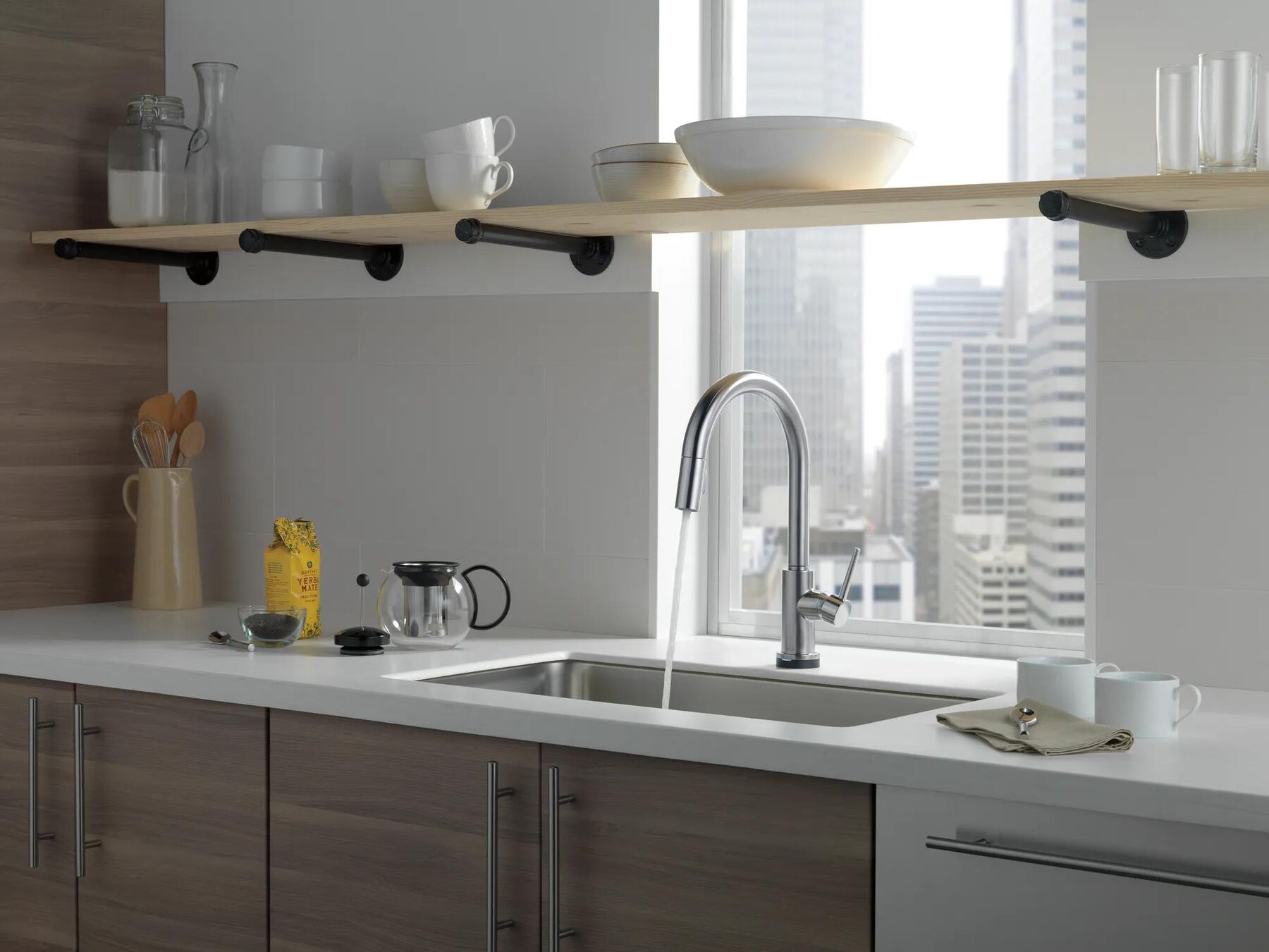 Single Handle Pull-Down Kitchen Faucet with Touch (Recertified)
