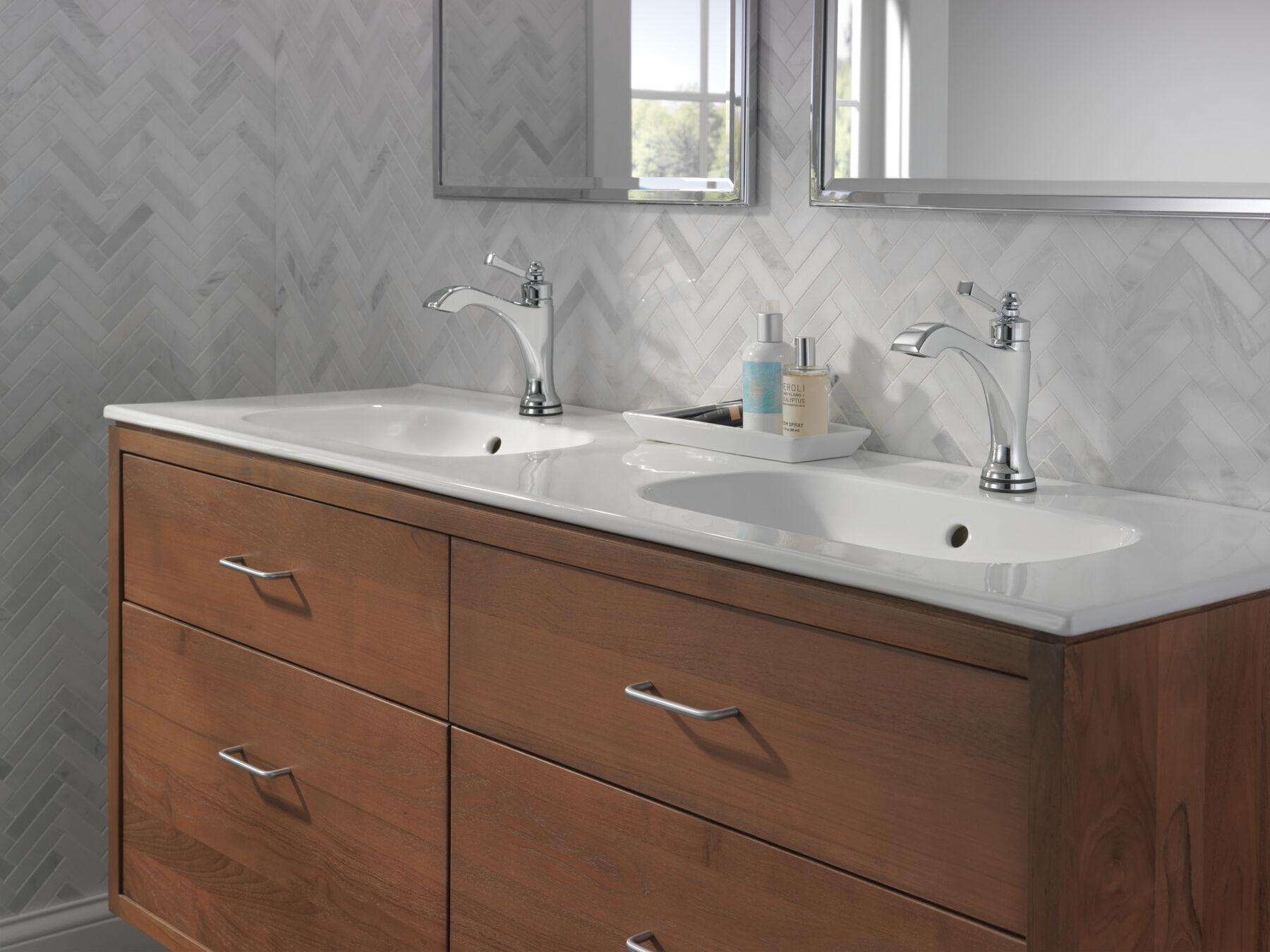 Touch2O® Bathroom Faucet with Touchless Technology, image 8