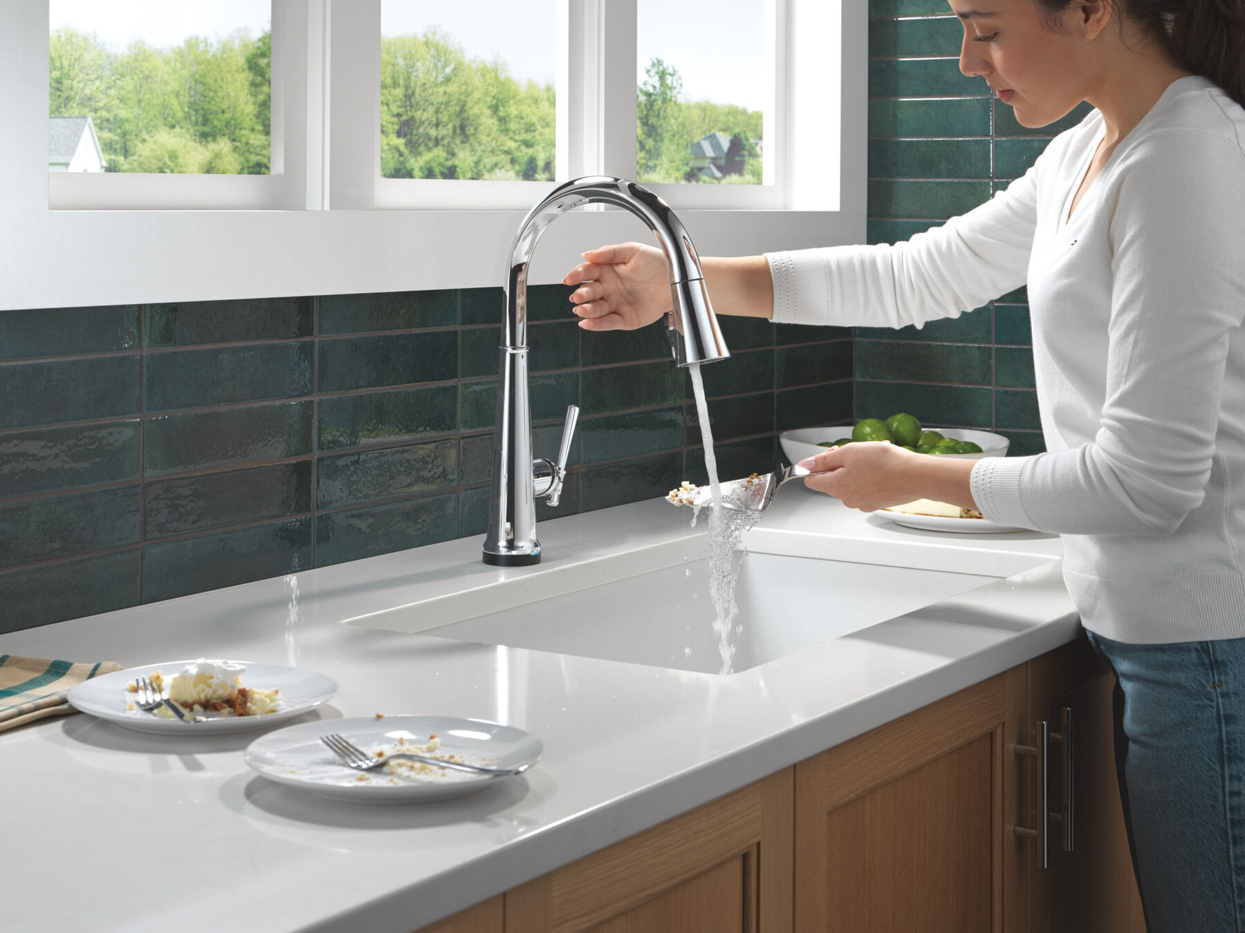 Touch<sub>2</sub>O® Technology Kitchen Faucet with Touchless Technology, image 6
