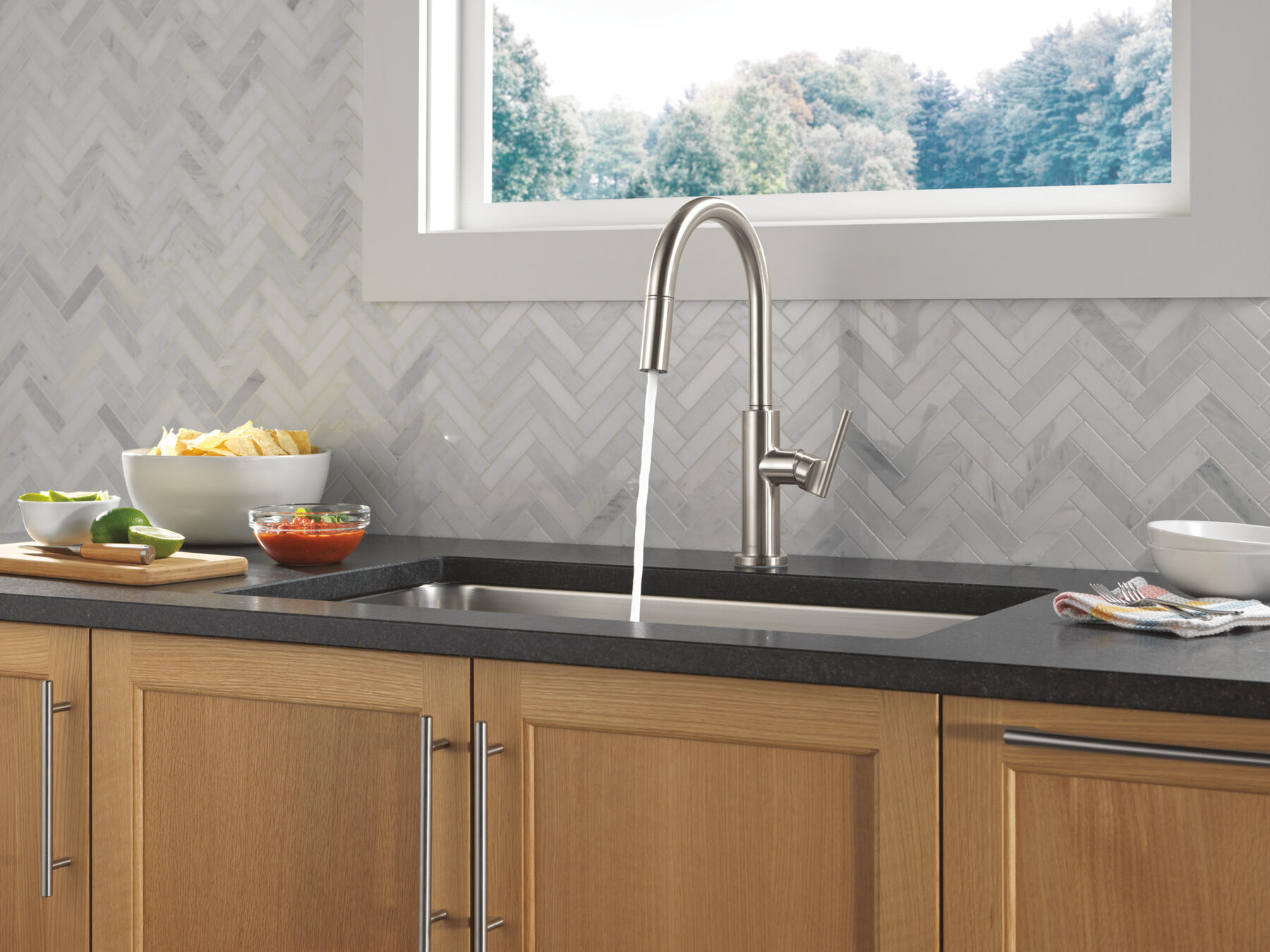 Single Handle Pull-Down Kitchen Faucet