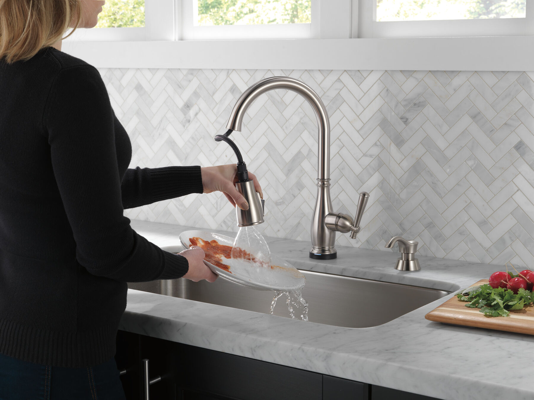 Single Handle Pull-Down Kitchen Faucet with Touch2O&reg; and ShieldSpray&reg; Technologies