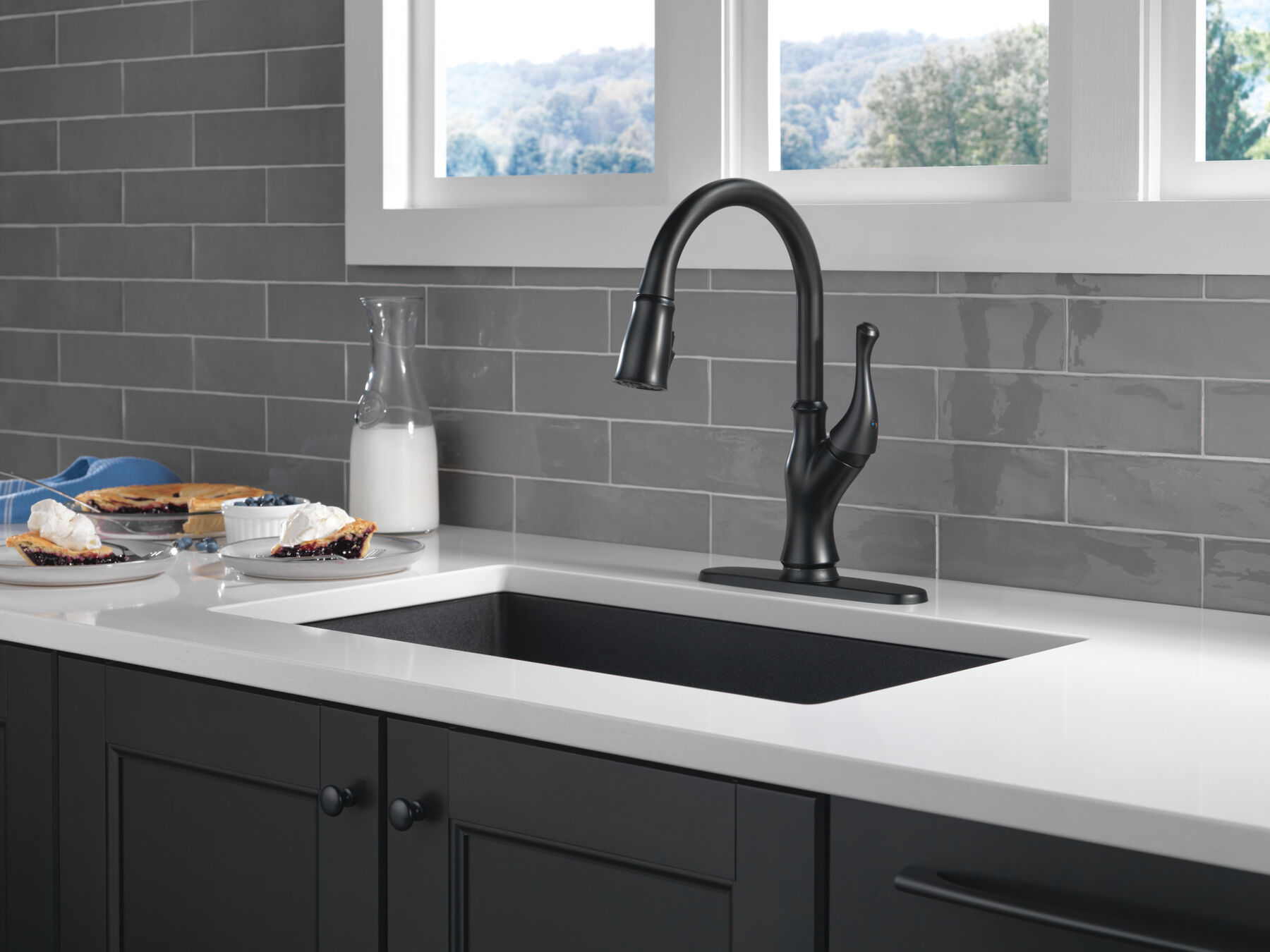 Single-Handle Pull-Down Kitchen Faucet with Touch<sub>2</sub>O&reg; Technology Technology