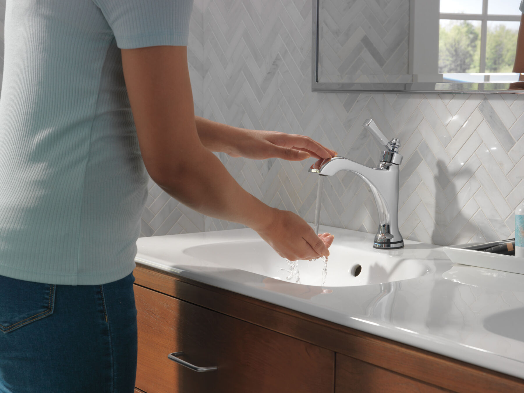 Touch2O® Bathroom Faucet with Touchless Technology, image 5
