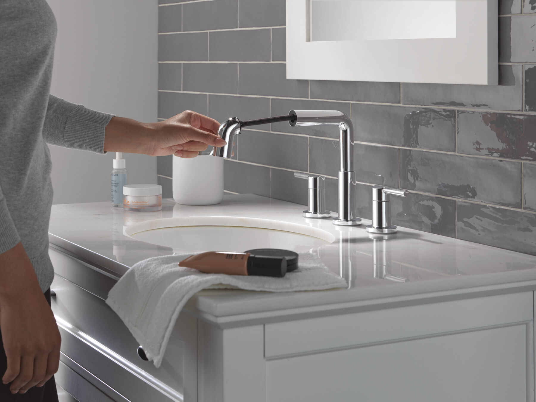 Two Handle Widespread Pull-Down Bathroom Faucet, image 3