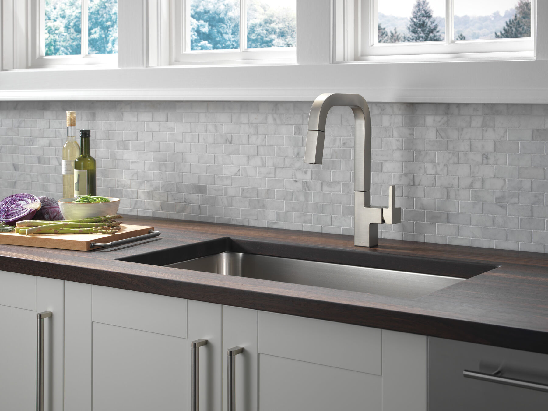 Single-Handle Pull-Down Kitchen Faucet, image 9