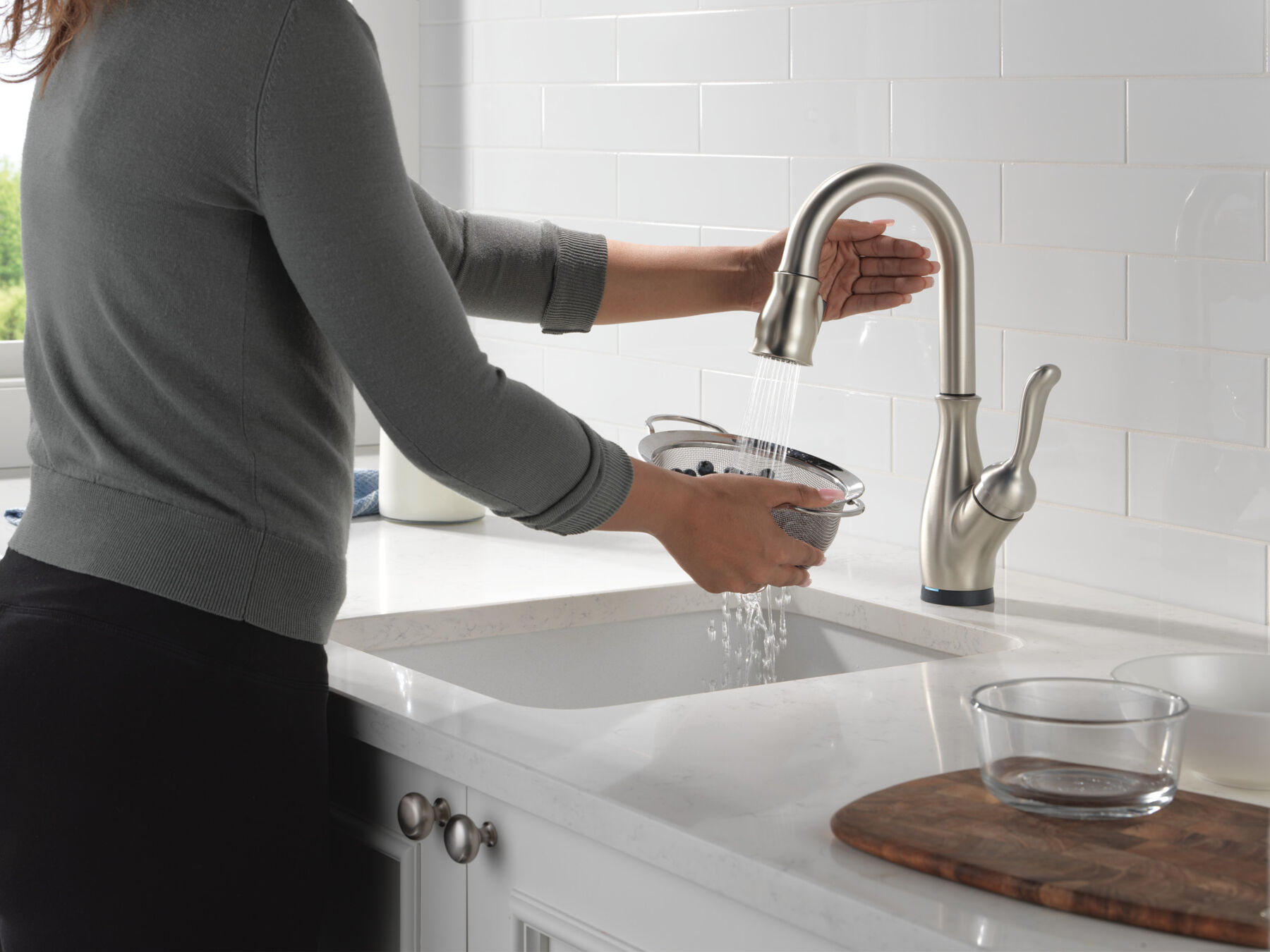 Touch2O® Bar / Prep Faucet with Touchless Technology, image 5