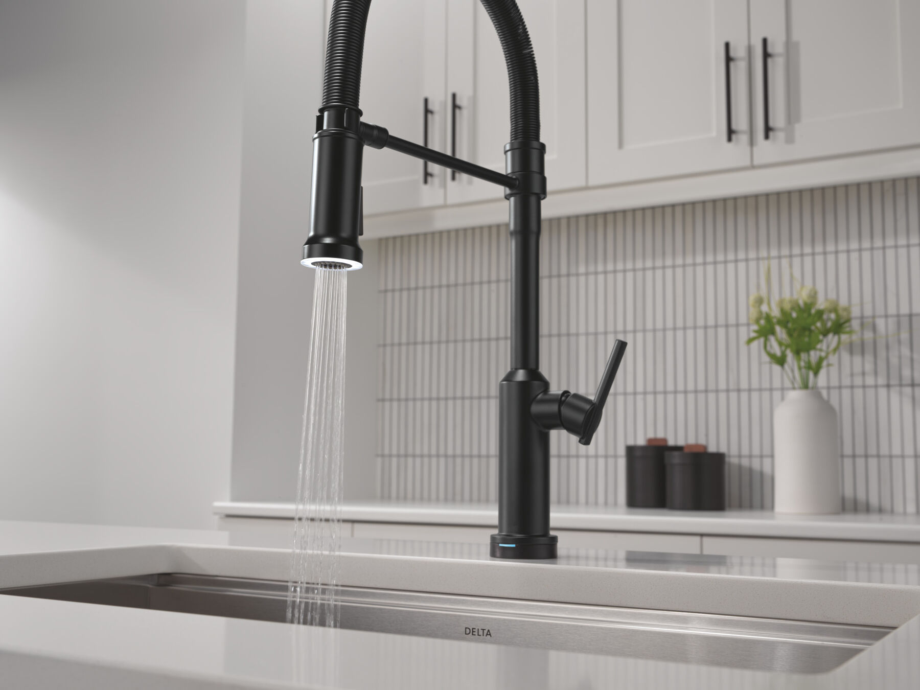 Touch2O&reg; Technology Kitchen Faucet with Touchless Technology, image 24