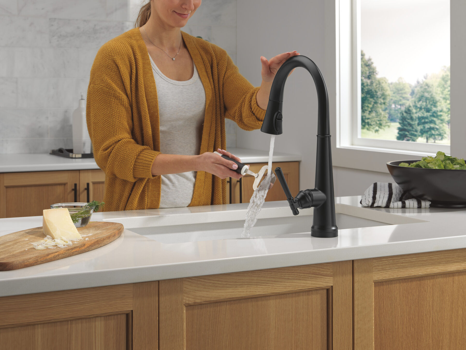 Touch<sub>2</sub>O® Technology Kitchen Faucet with Touchless Technology, image 6