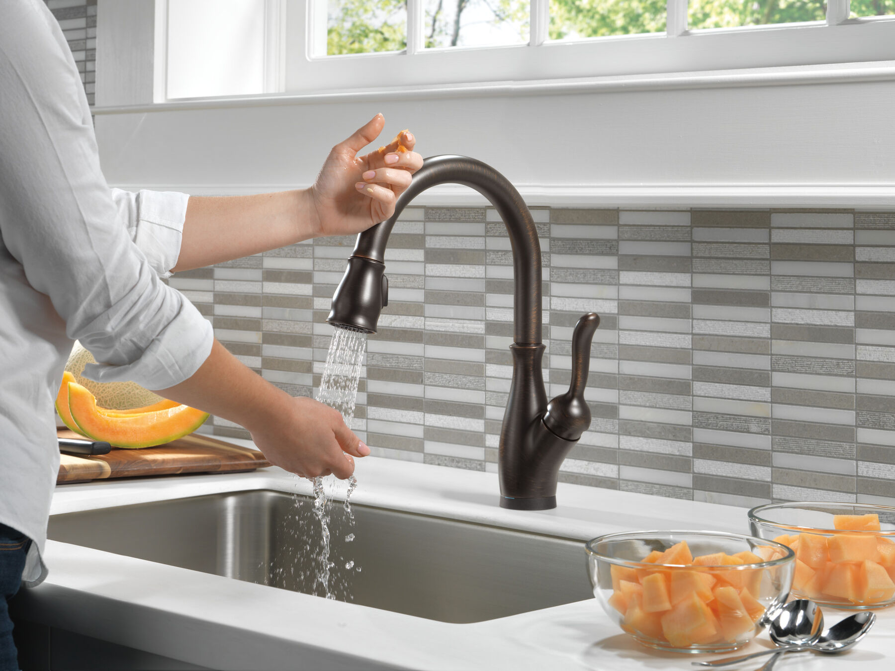 Single Handle Pull-Down Kitchen Faucet with Touch<sub>2</sub>O® and ShieldSpray® Technologies, image 8