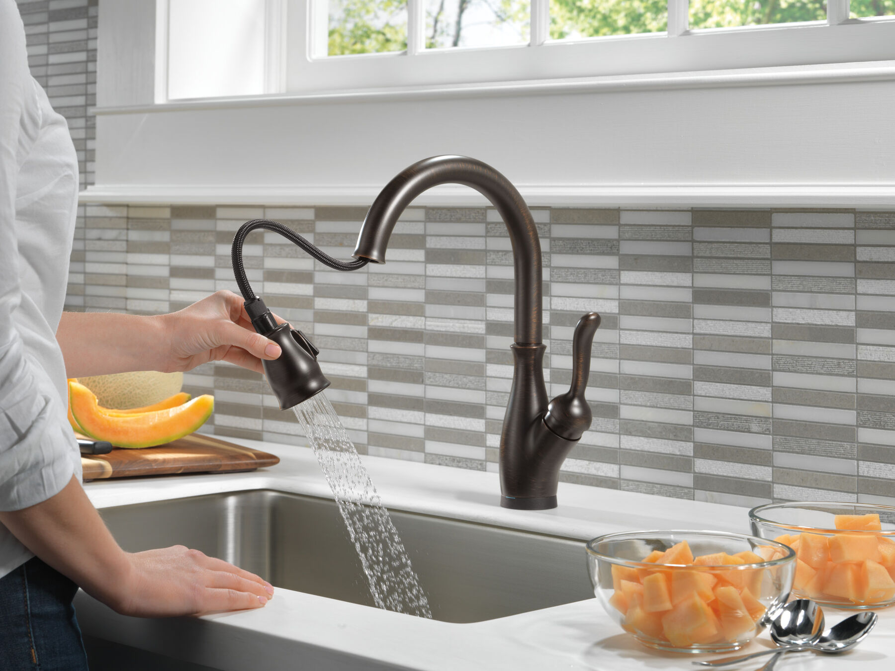 Single Handle Pull-Down Kitchen Faucet with Touch<sub>2</sub>O® and ShieldSpray® Technologies, image 9
