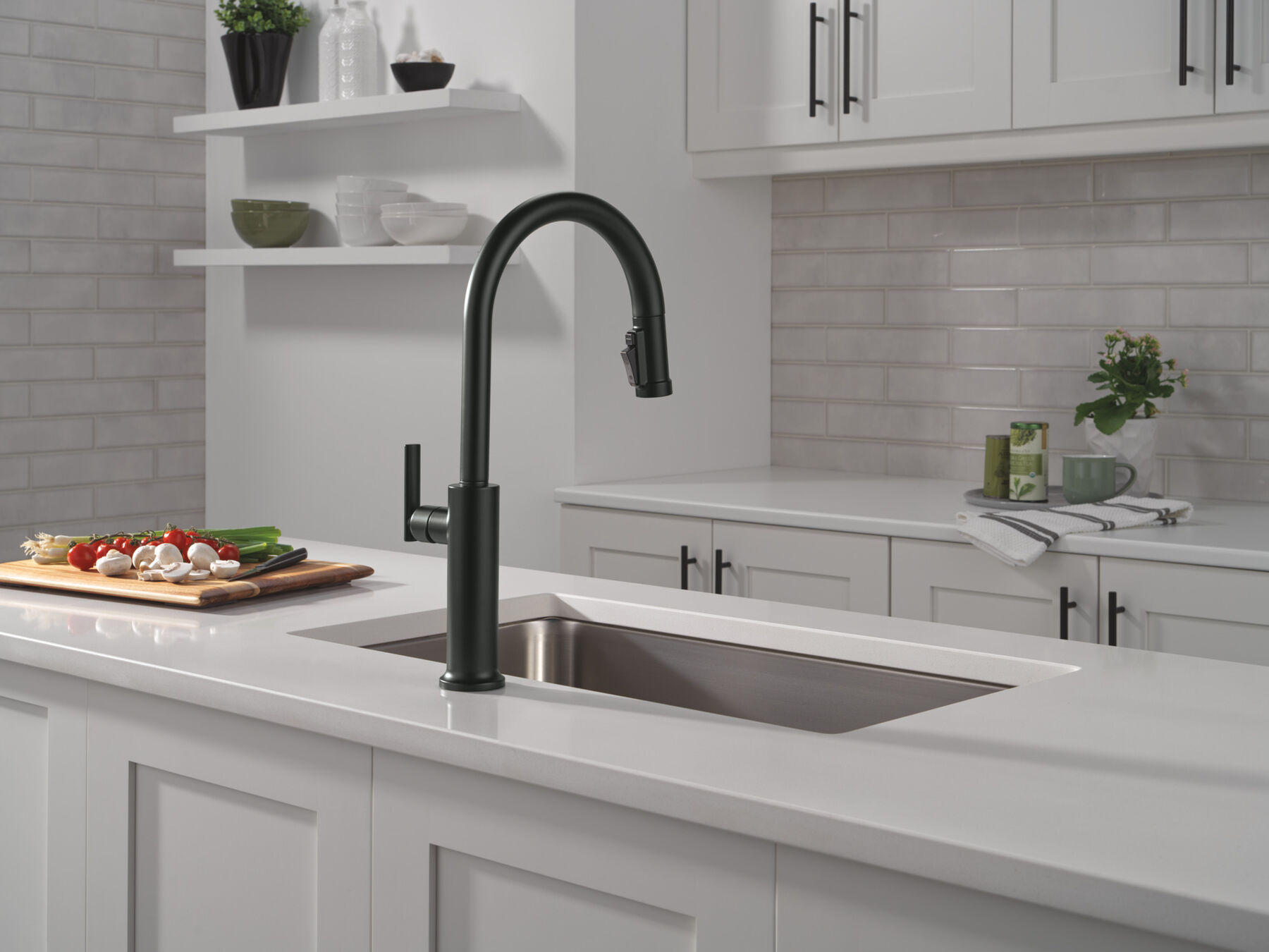 Single Handle Pull-Down Kitchen Faucet