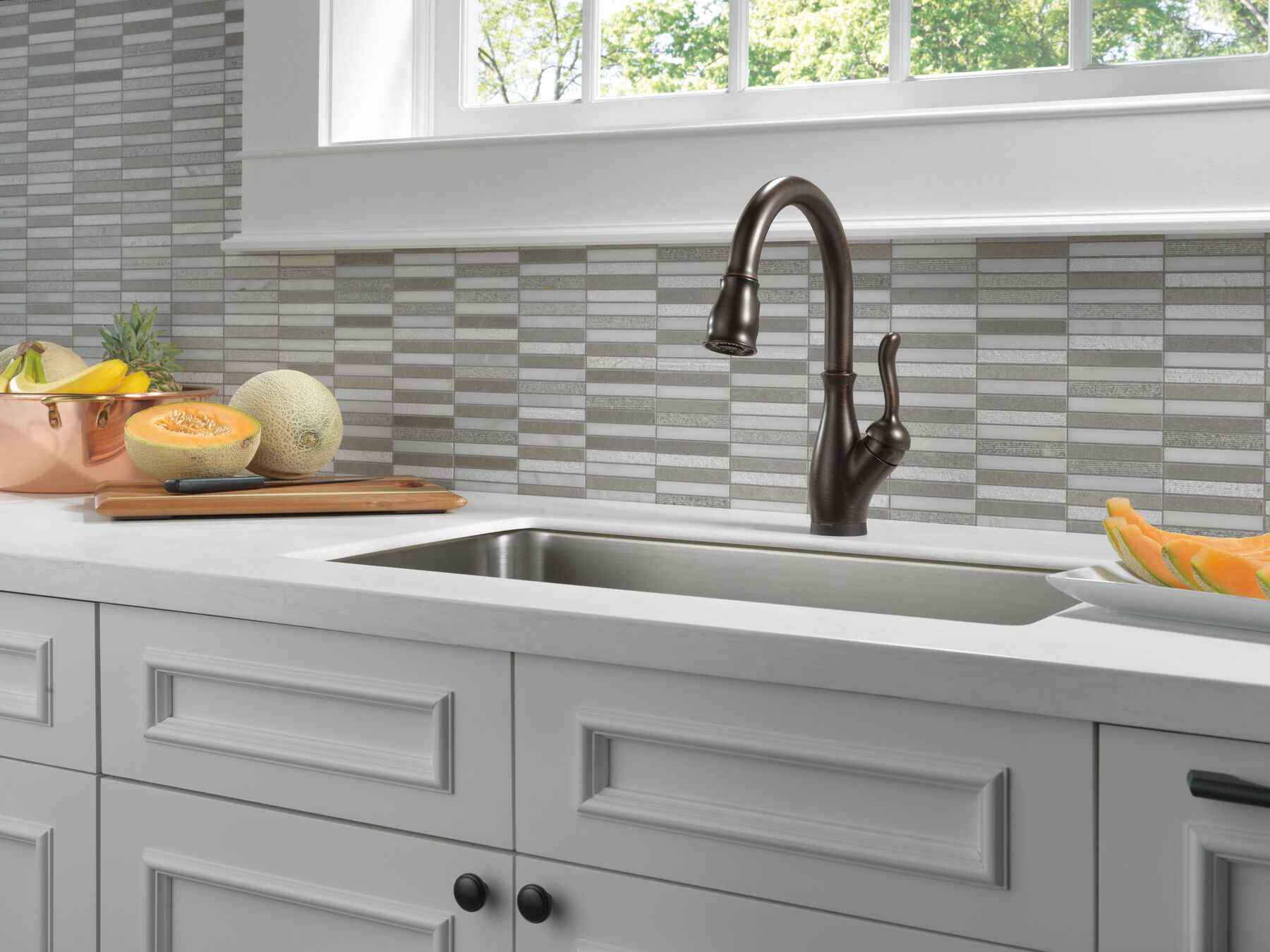 Single Handle Pull-Down Kitchen Faucet with Touch<sub>2</sub>O® and ShieldSpray® Technologies, image 15