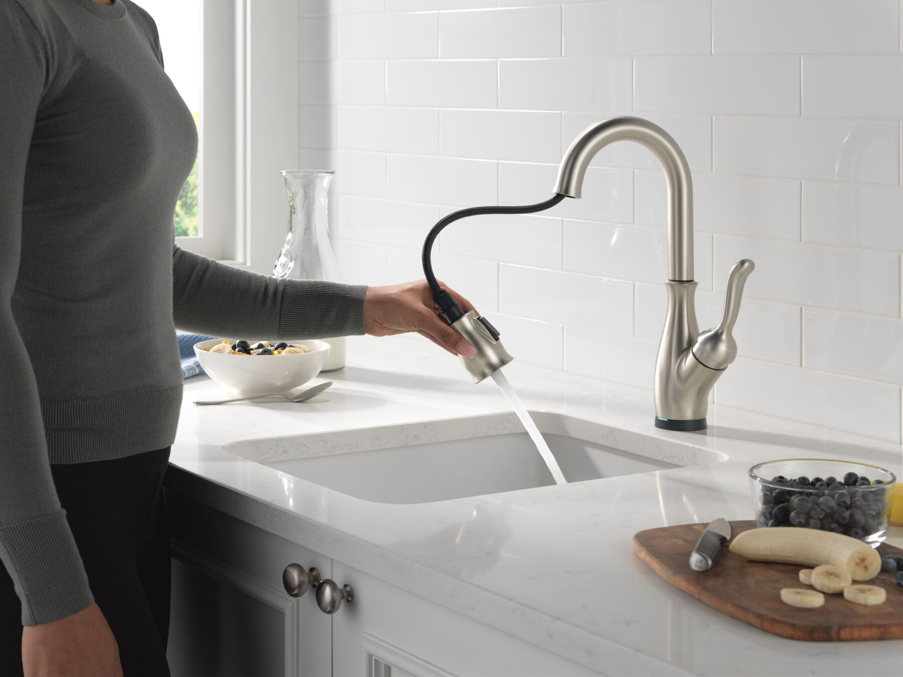 Touch2O® Bar / Prep Faucet with Touchless Technology, image 4