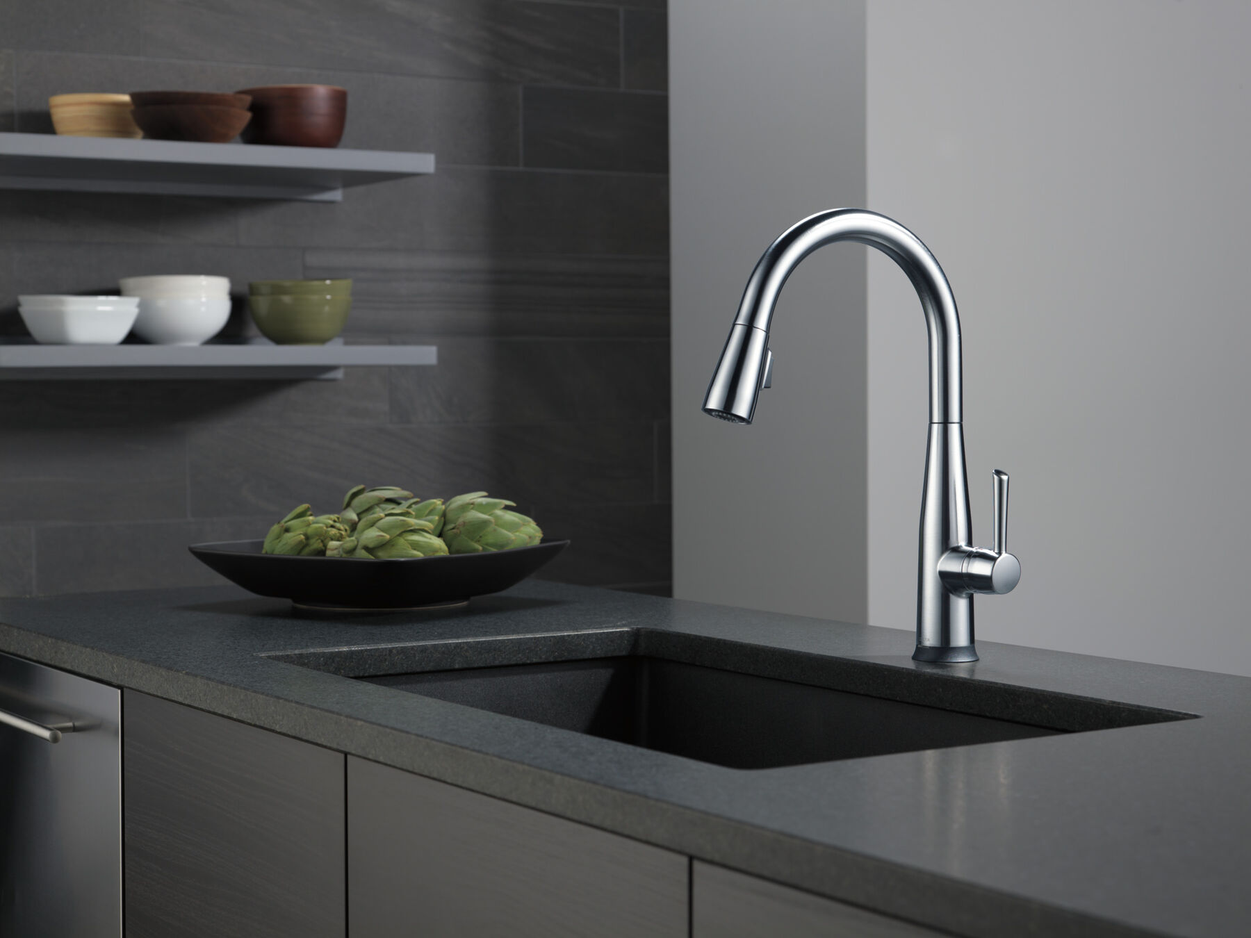 Single Handle Pull-Down Kitchen Faucet with Touch<sub>2</sub>O&reg; Technology