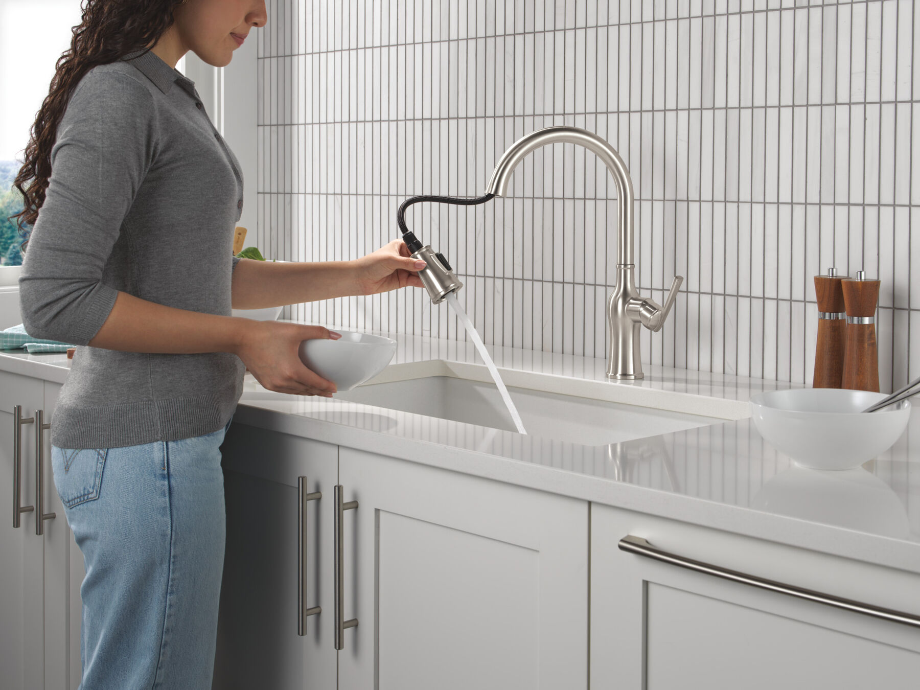 Single Handle Pull-Down Kitchen Faucet, image 5