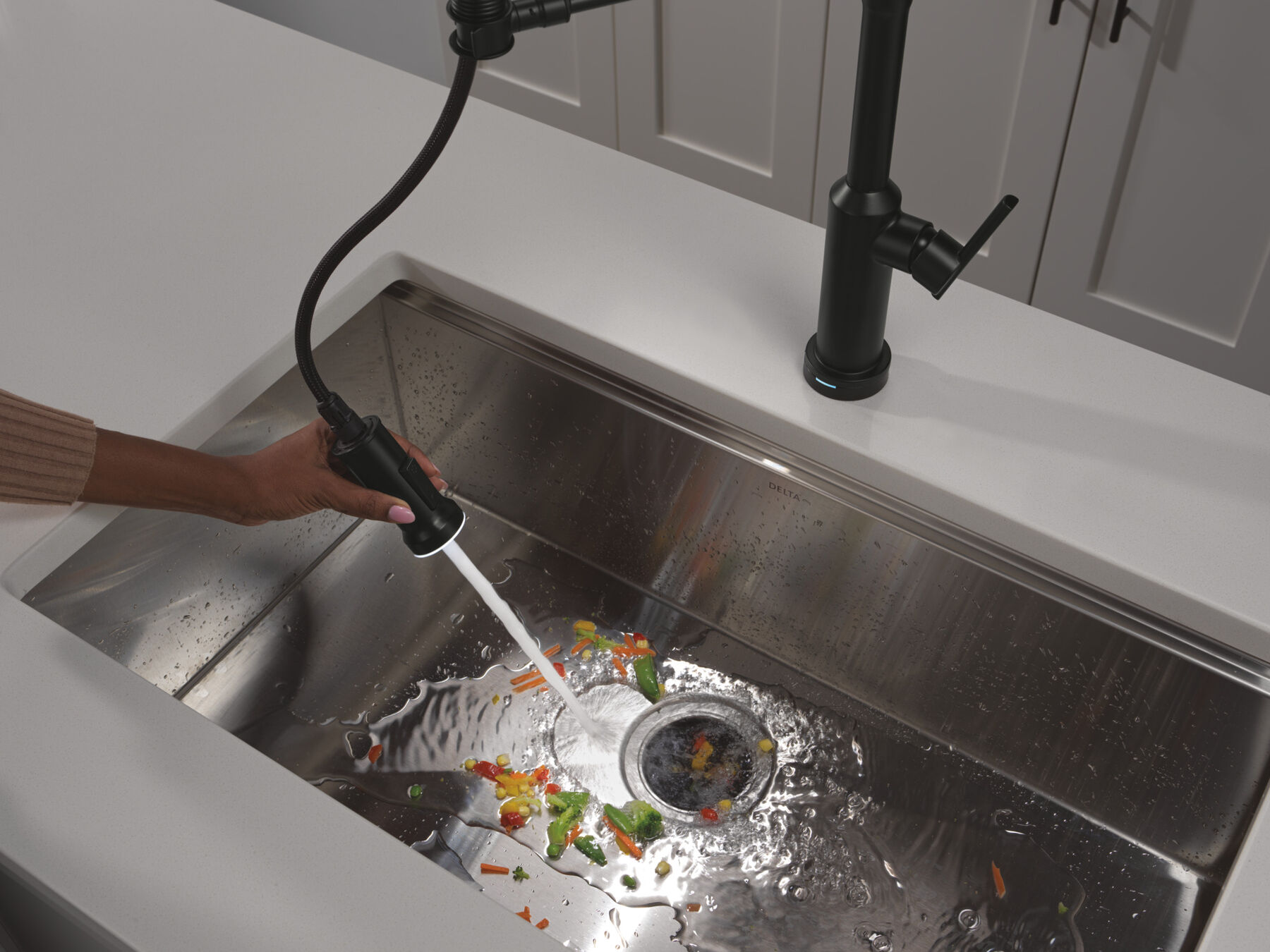 Touch2O&reg; Technology Kitchen Faucet with Touchless Technology, image 10