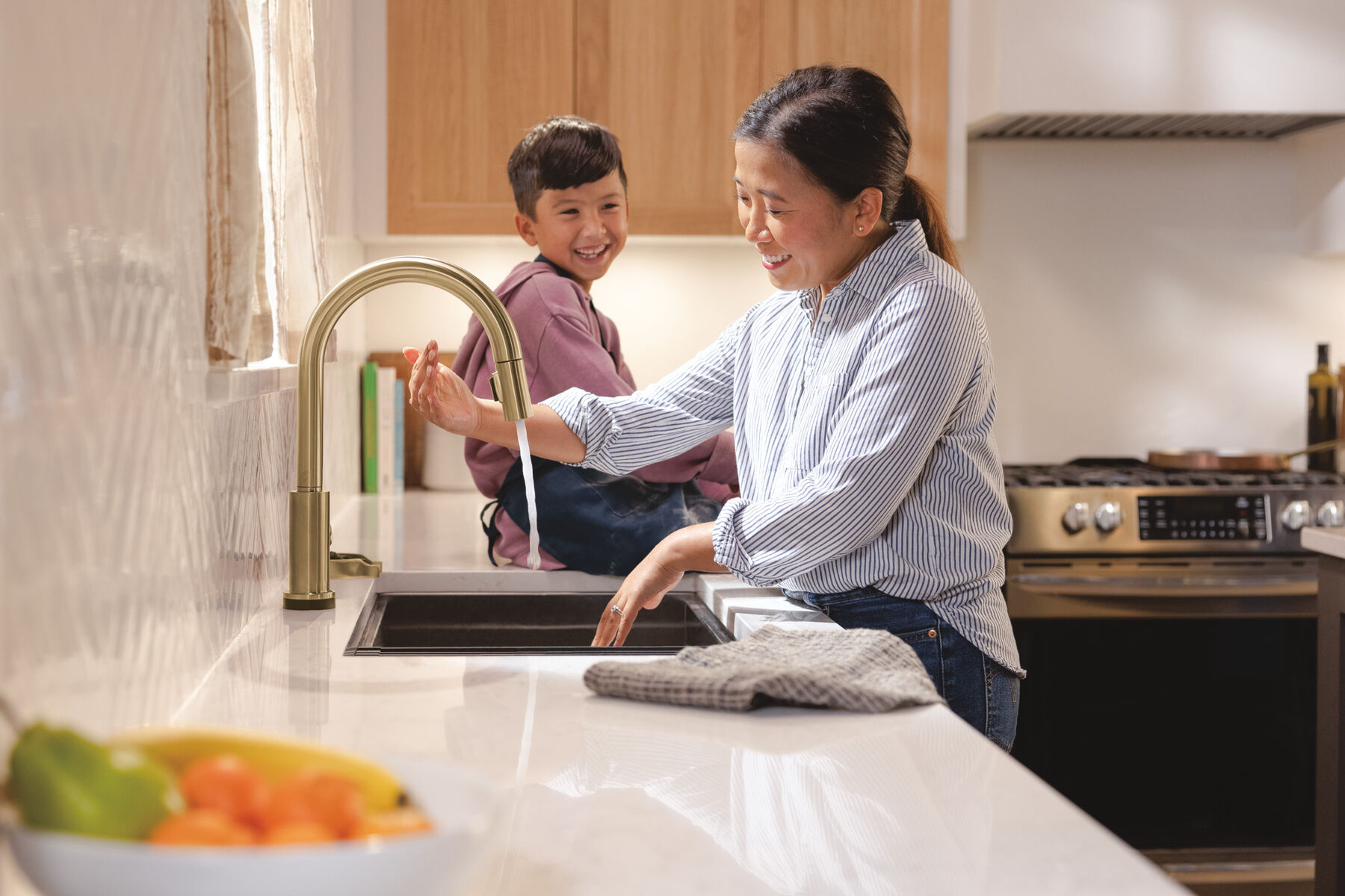 VoiceIQ® Kitchen Faucet with Touch<sub>2</sub>O® Technology with Touchless Technology, image 11