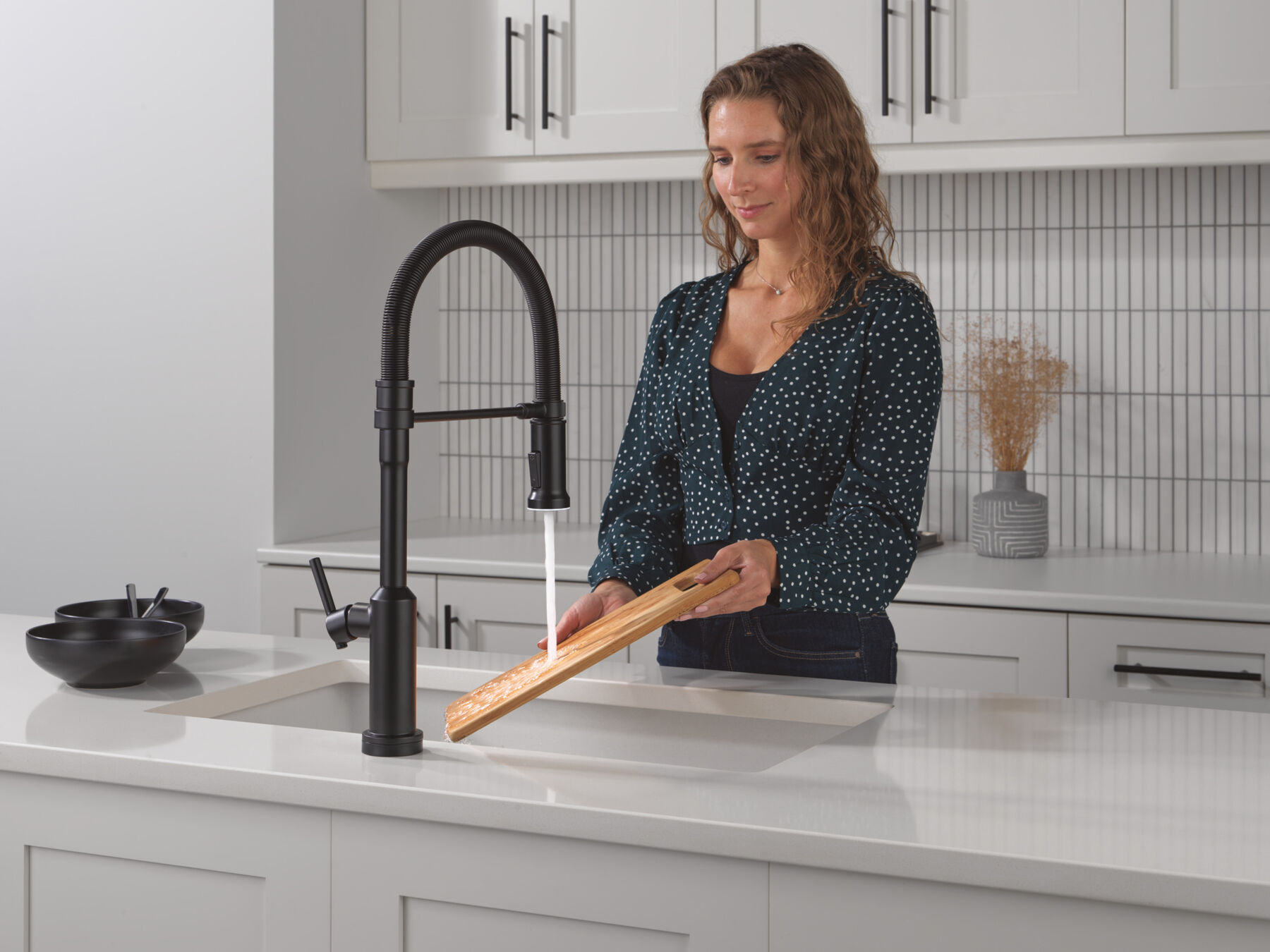 Touch2O&reg; Technology Kitchen Faucet with Touchless Technology, image 7