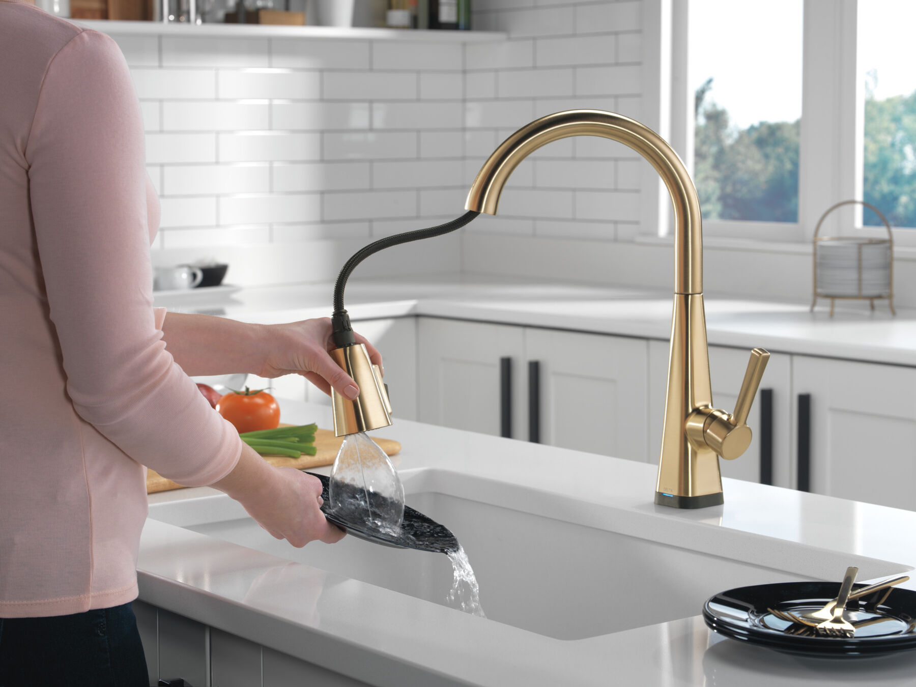 Single-Handle Pull-Down Kitchen Faucet with Touch<sub>2</sub>O® Technology, image 5