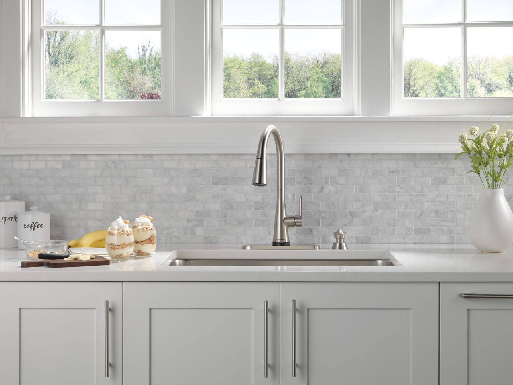 Single Handle Pull-Down Kitchen Faucet with Soap Dispenser and Touch<sub>2</sub>O&reg; Technology Technology