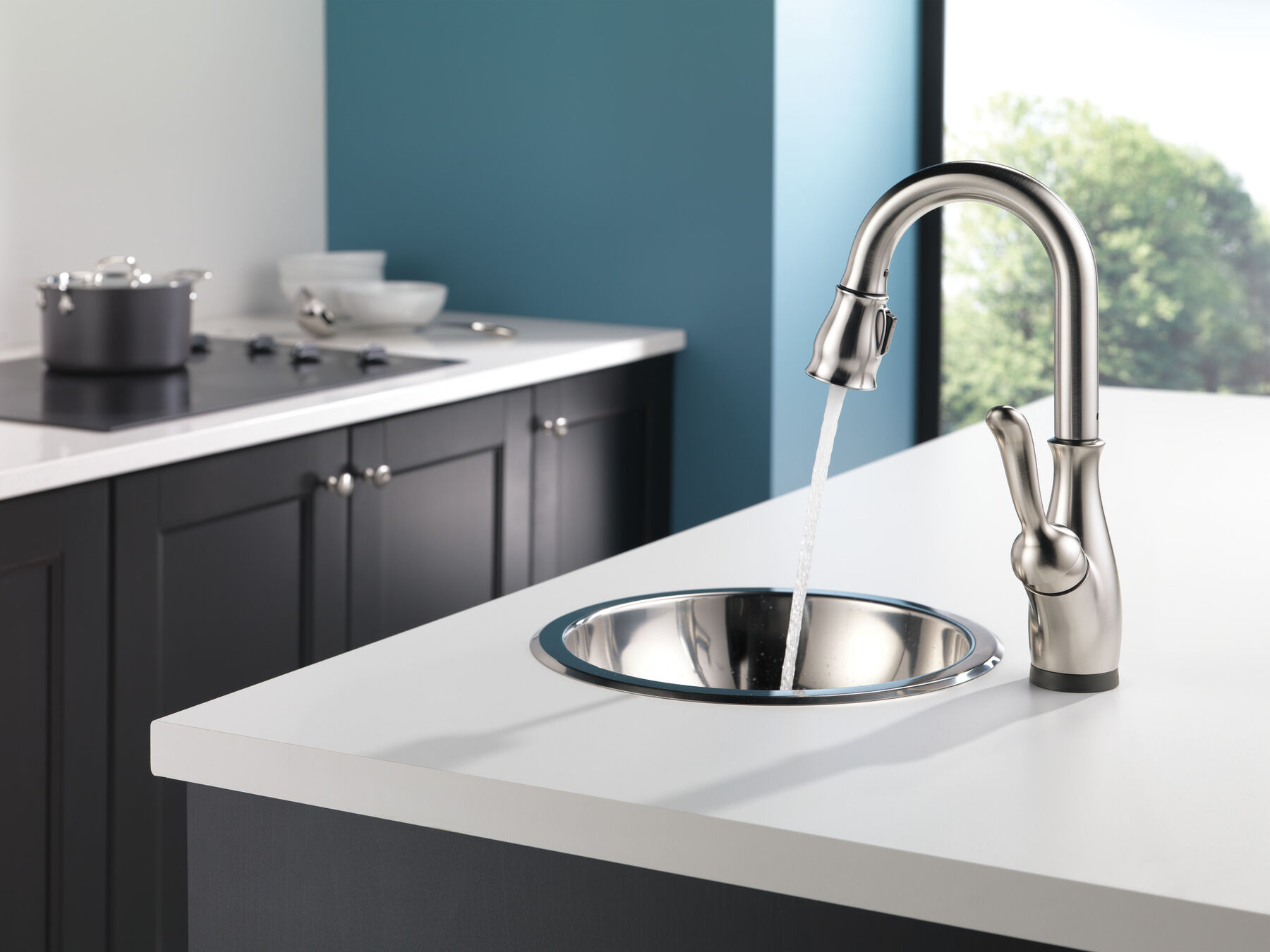 Single Handle Pull-Down Bar / Prep Faucet with Touch<sub>2</sub>O® Technology, image 7