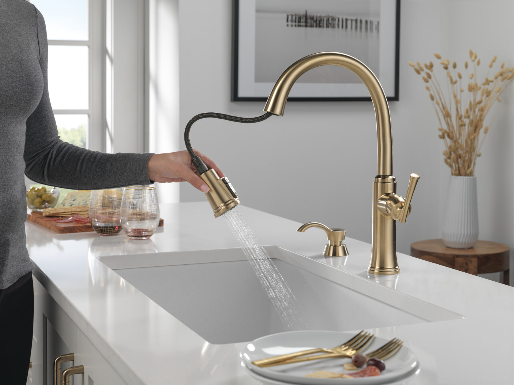Pull-Down Kitchen Faucet 1L w/Soap Disp (Recertified), image 3