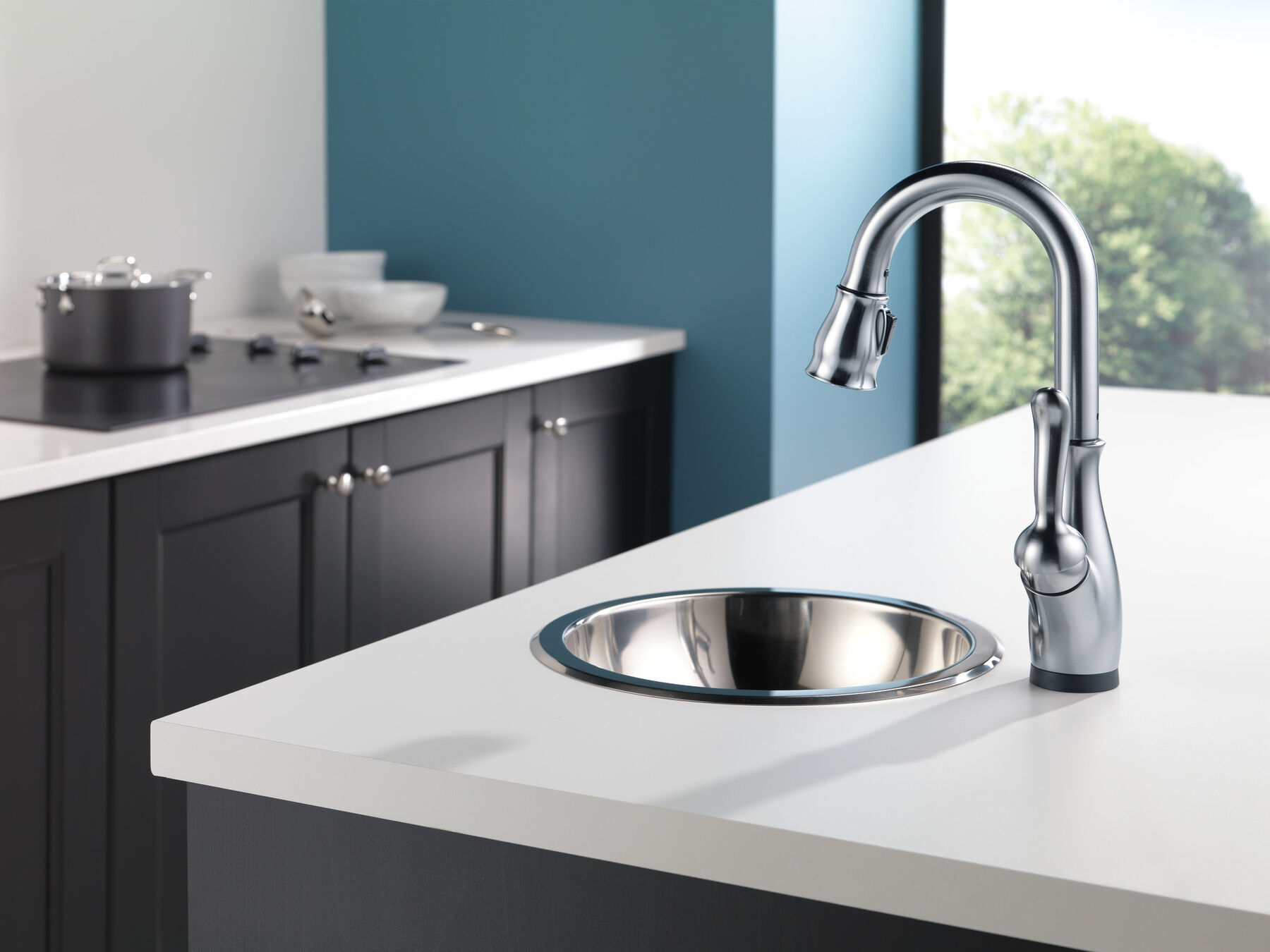 Single Handle Pull-Down Bar / Prep Faucet with Touch<sub>2</sub>O® Technology, image 3
