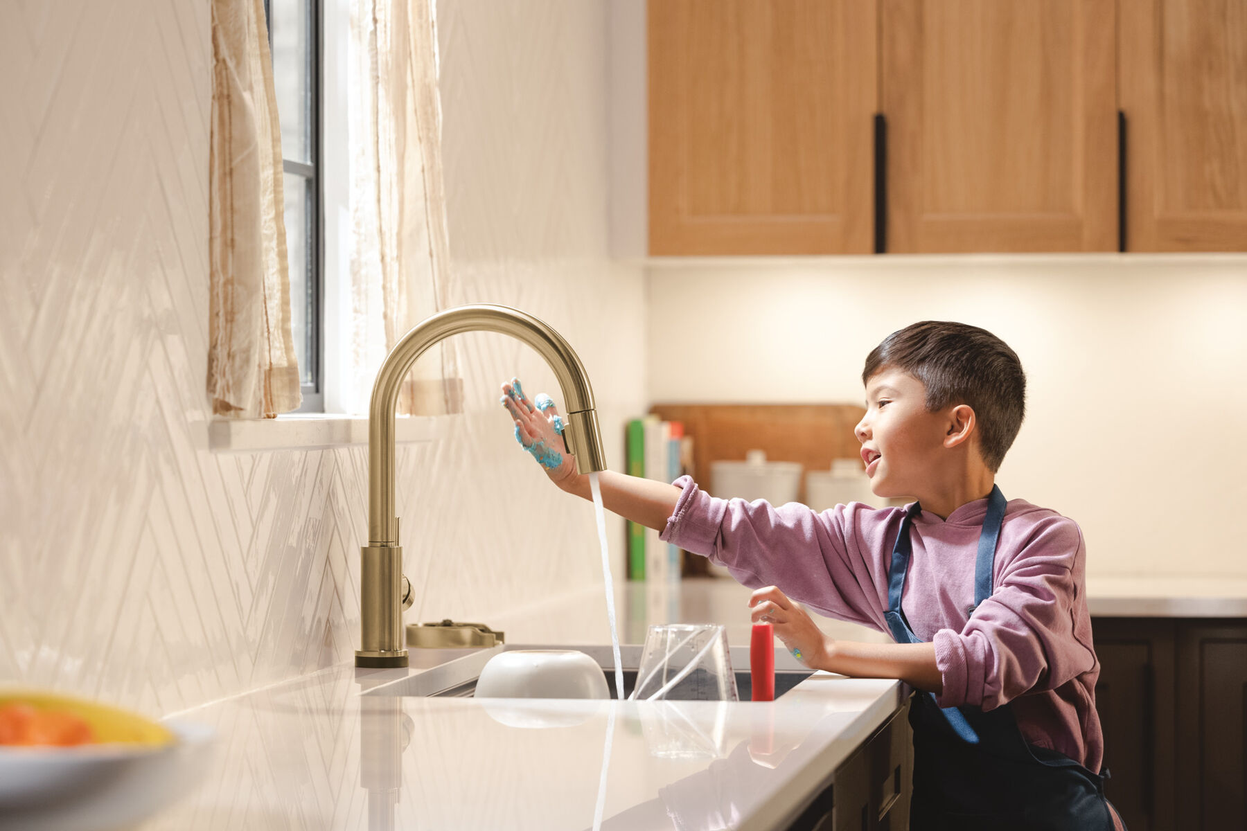 VoiceIQ® Kitchen Faucet with Touch<sub>2</sub>O® Technology with Touchless Technology, image 14
