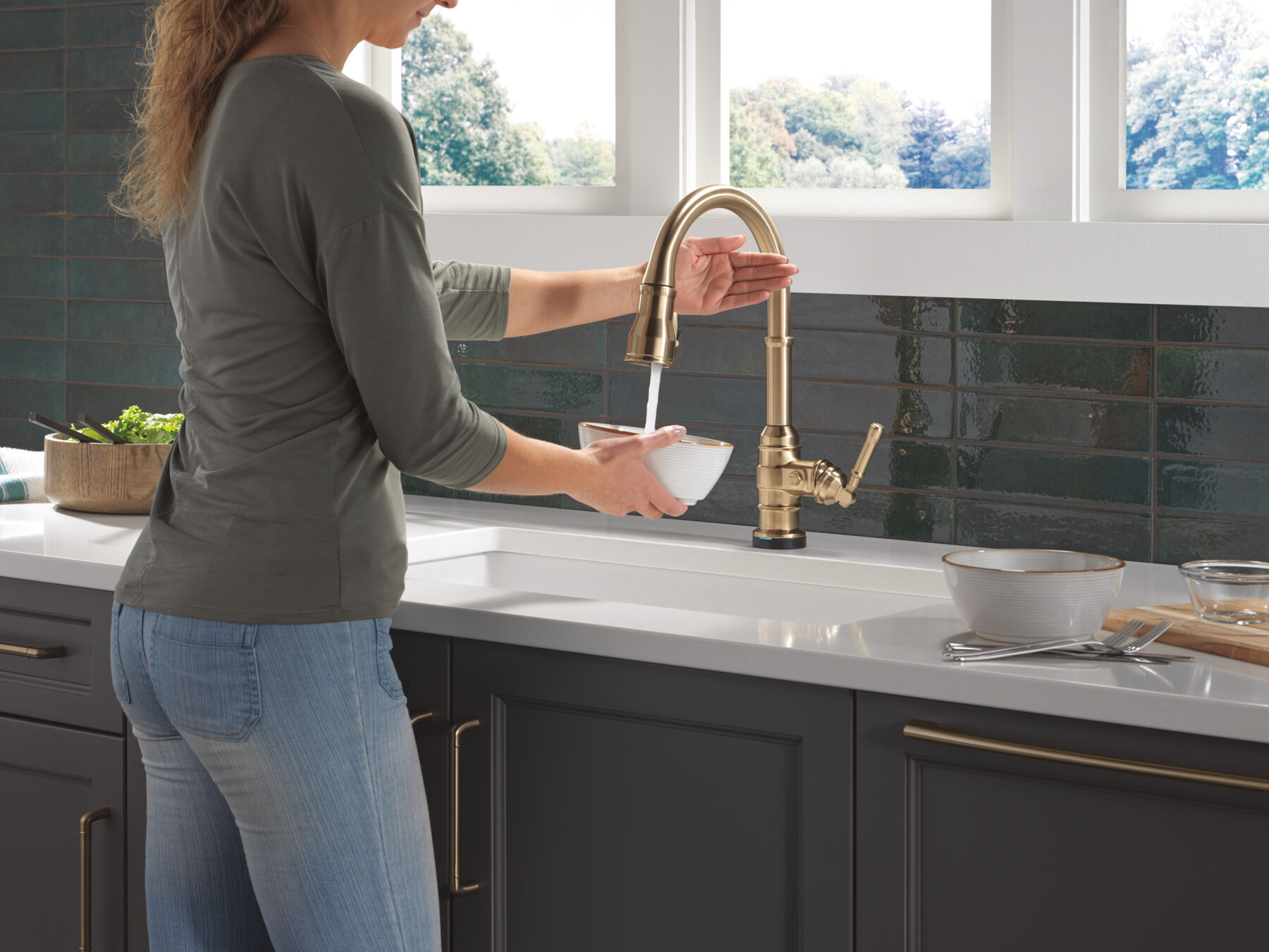 Touch<sub>2</sub>O® Technology Kitchen Faucet with Touchless Technology, image 4