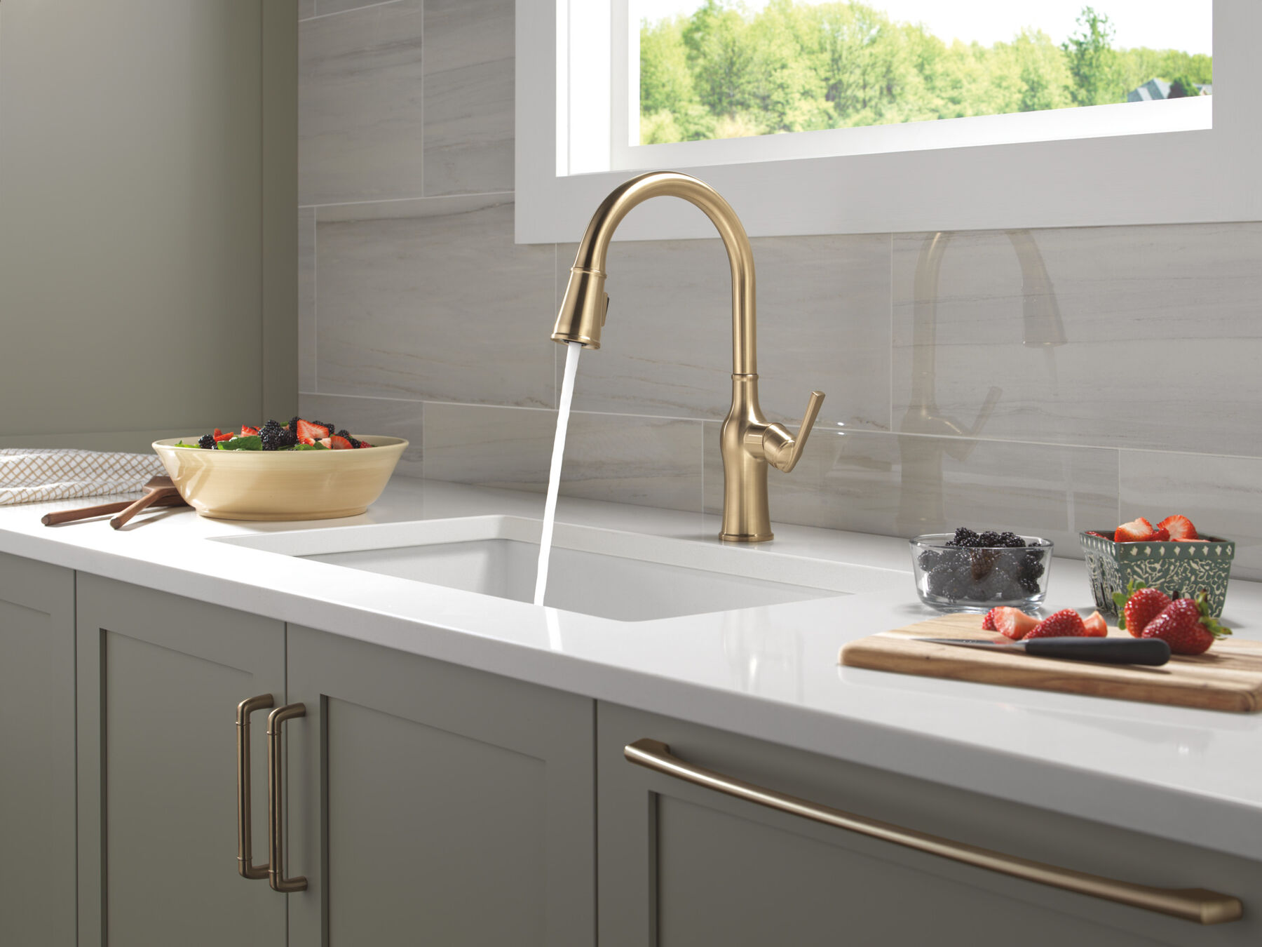 Single Handle Pull-Down Kitchen Faucet, image 7