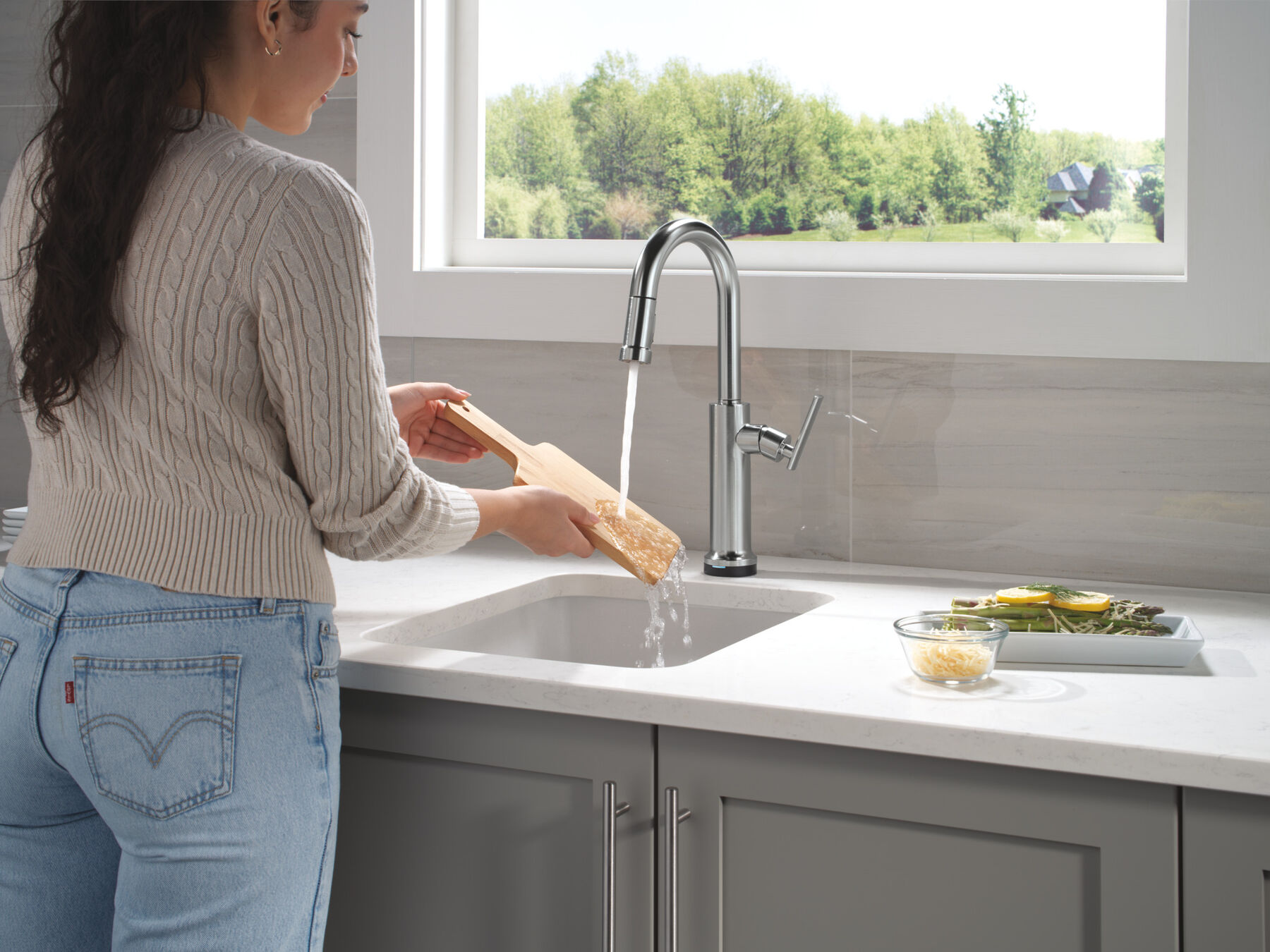Touch2O&reg; Technology Bar / Prep Faucet with Touchless Technology