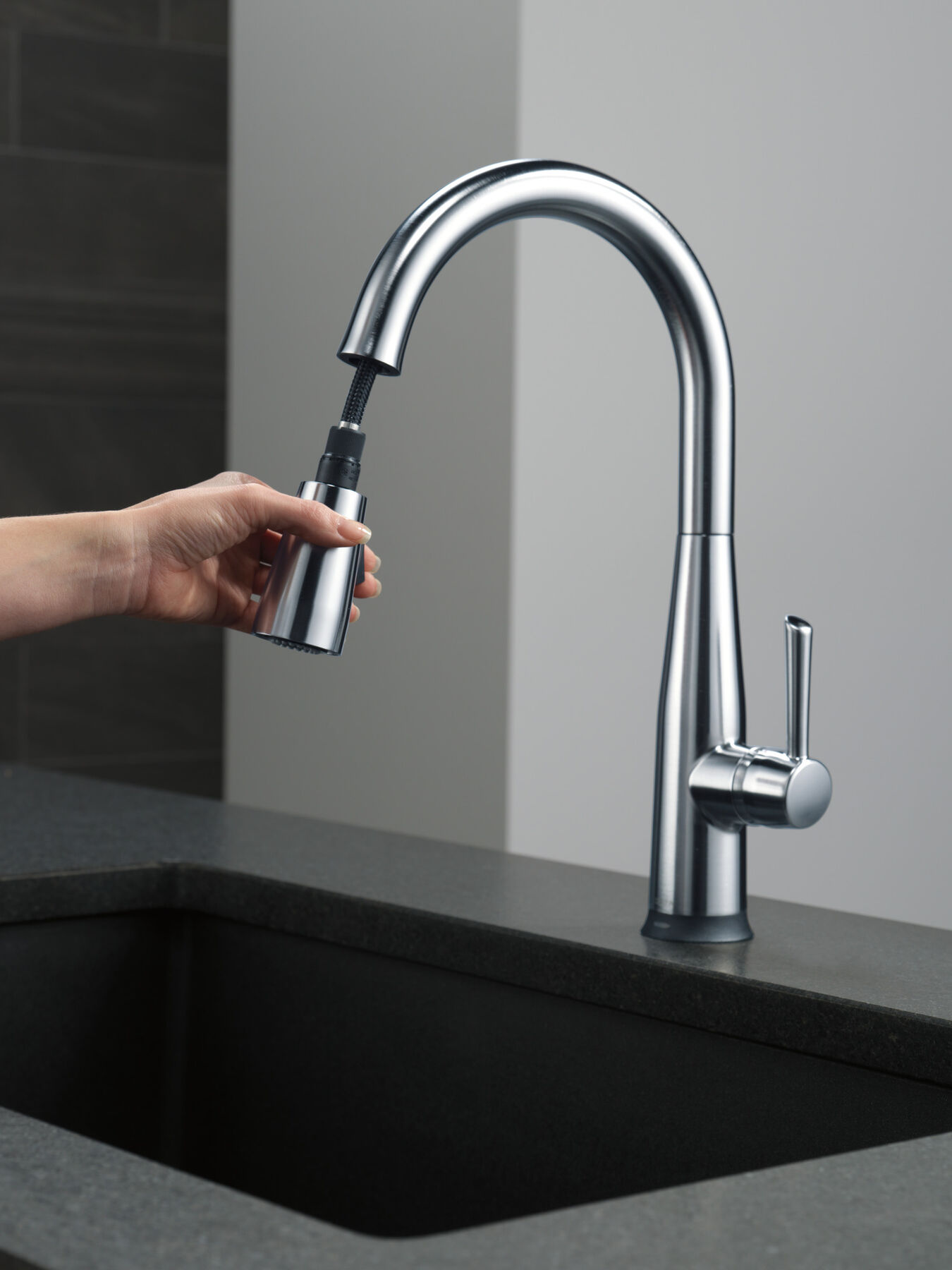 Single Handle Pull-Down Kitchen Faucet with Touch<sub>2</sub>O&reg; Technology