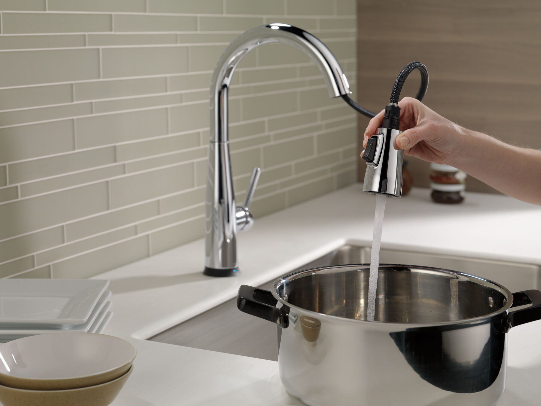 Single Handle Pull-Down Kitchen Faucet with Touch<sub>2</sub>O® Technology, image 6