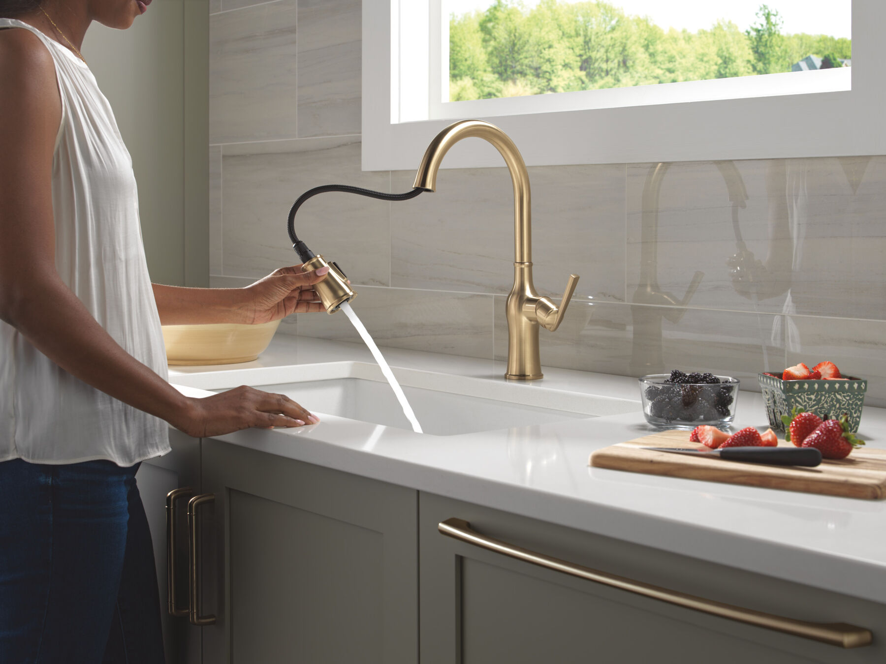Single Handle Pull-Down Kitchen Faucet, image 5