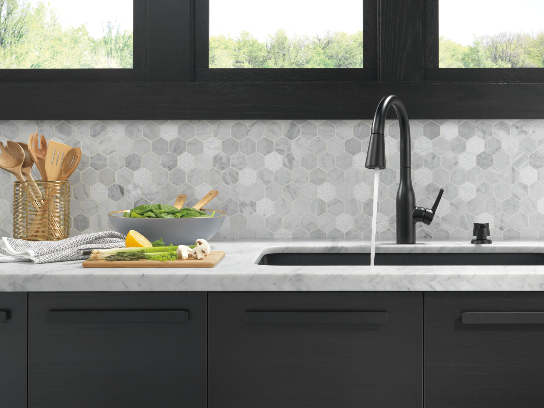 Single Handle Pull-Down Kitchen Faucet with Soap Dispenser and ShieldSpray® Technology (Recertified), image 9