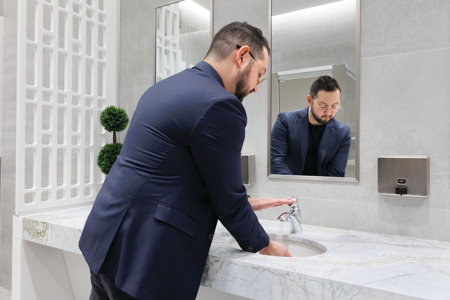 Single Hole Metering Slow-Close Bathroom Faucet