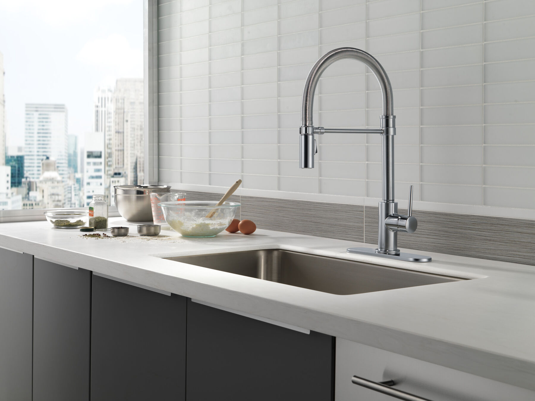 Single-Handle Pull-Down Spring Kitchen Faucet, image 9
